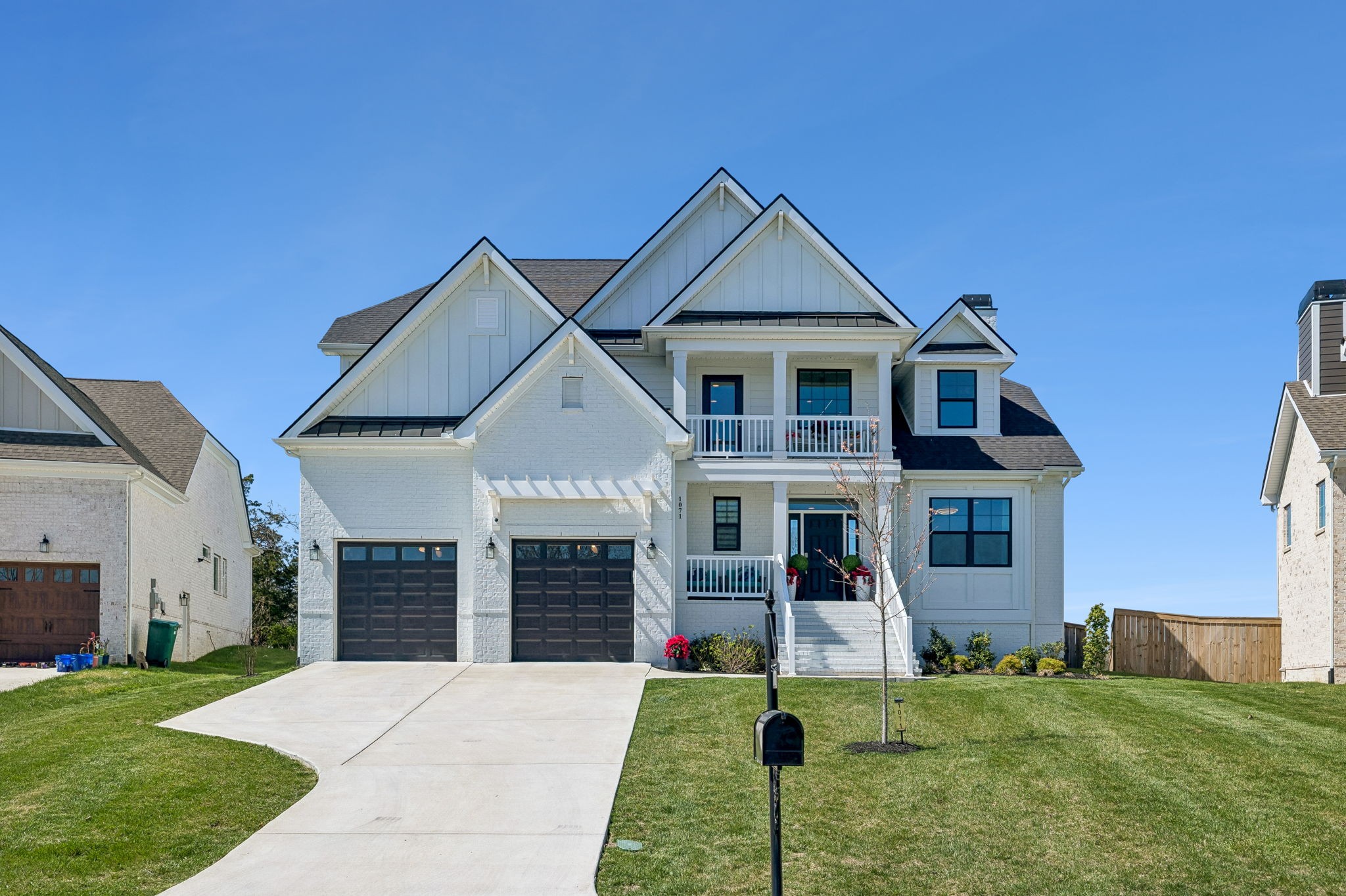 1071 Oakhall Dr