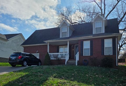 916 Excalibur Dr Clarksville TN 37040