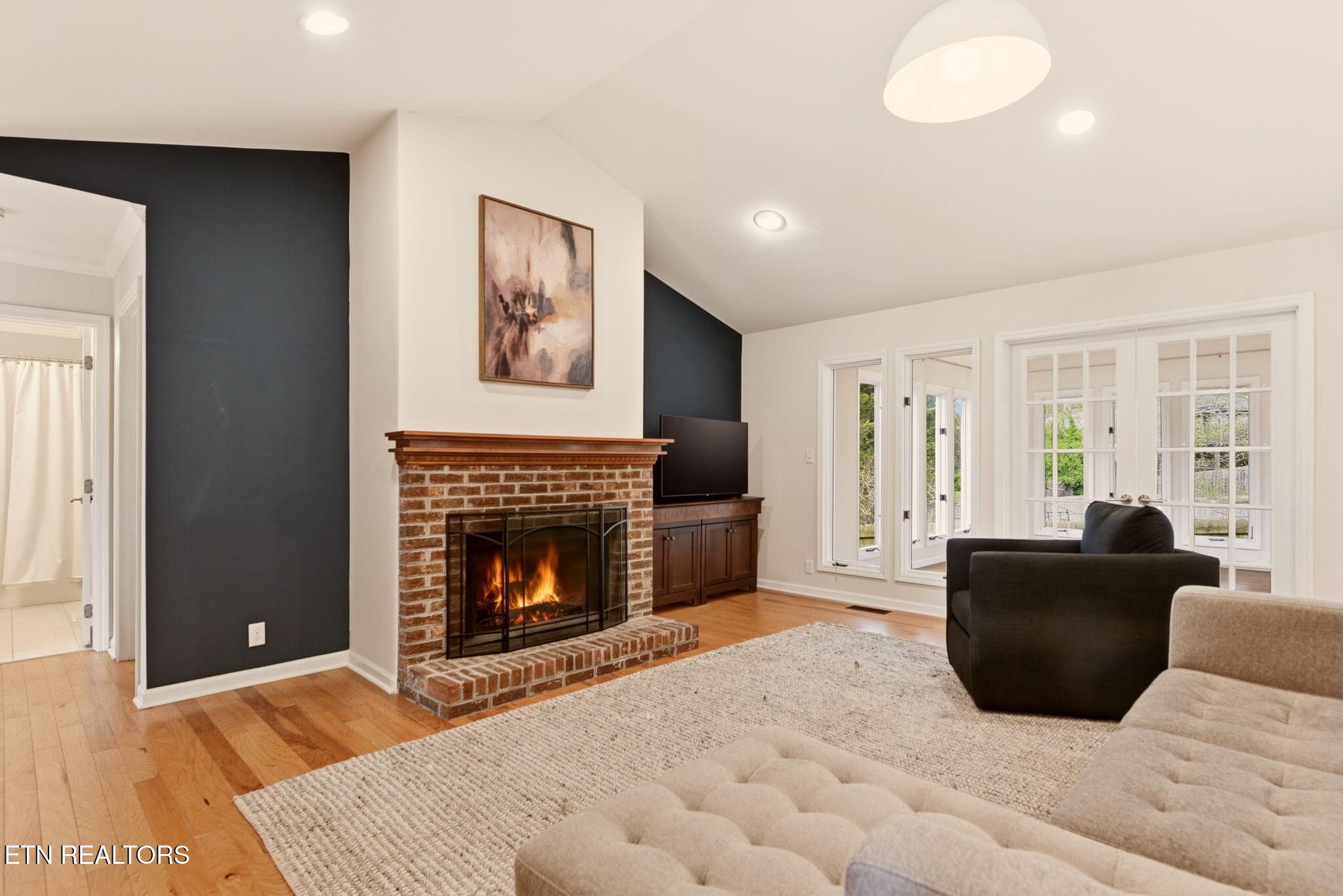 3205 Roanoke Circle
