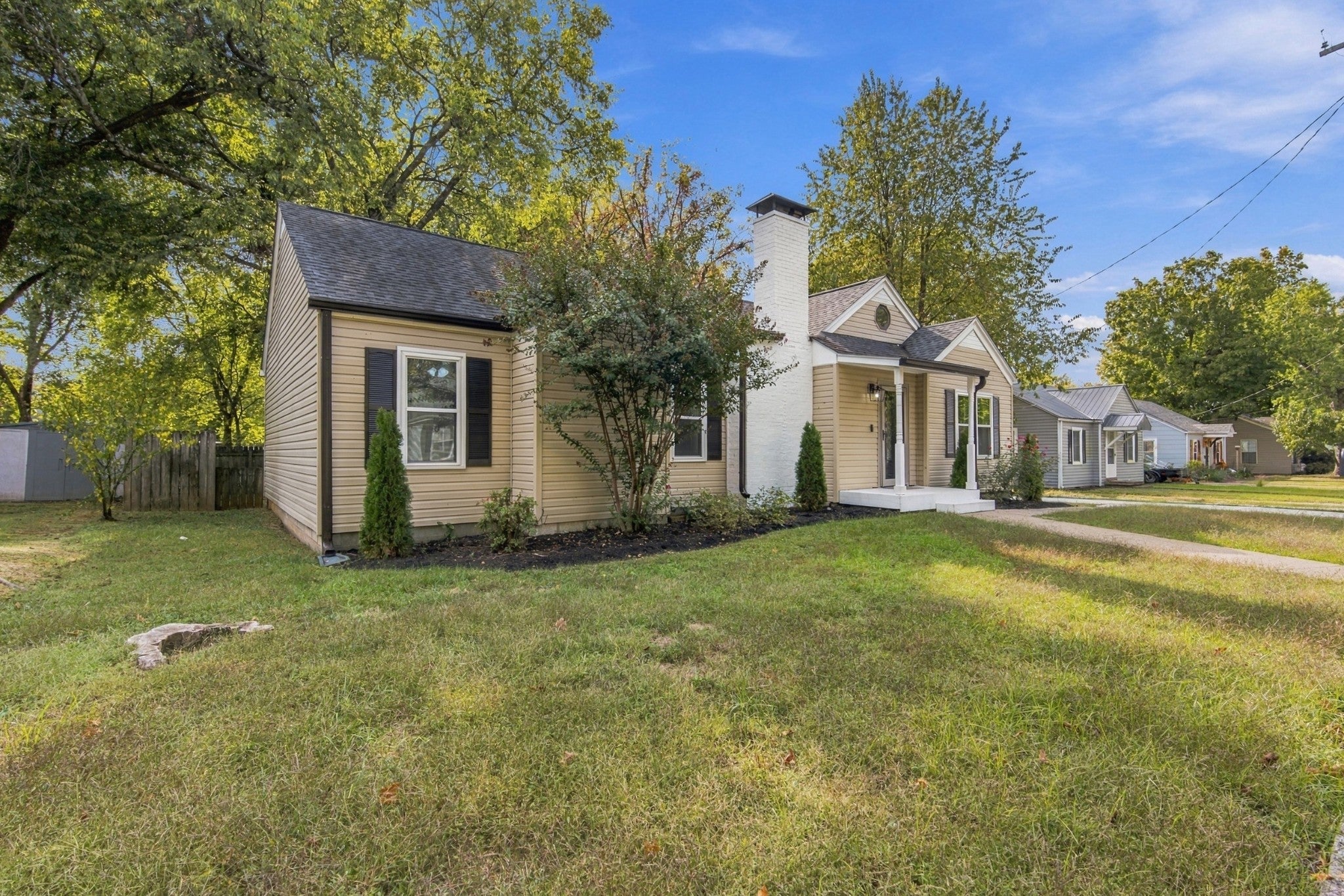 110 E McKnight Dr