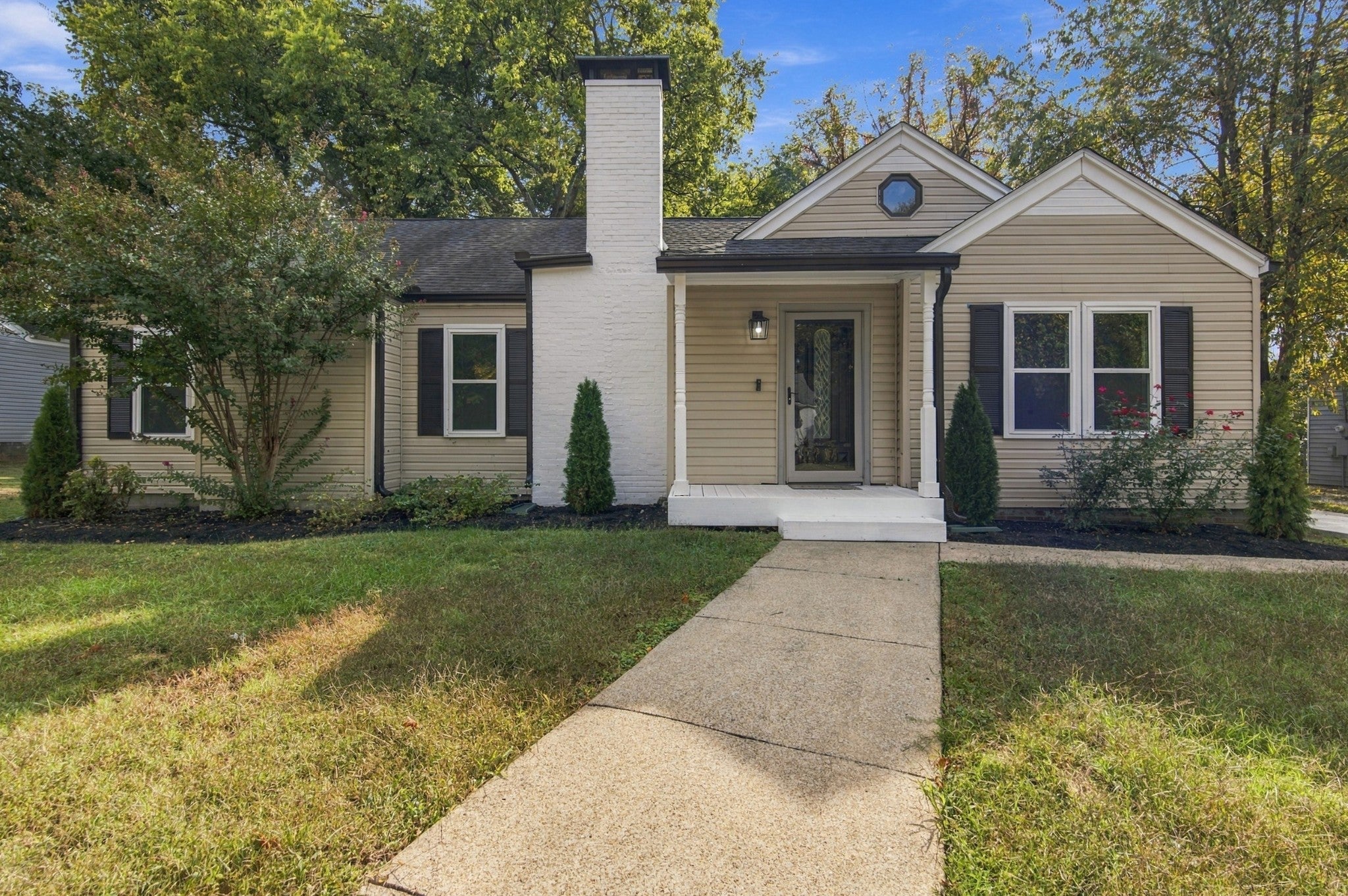 110 E McKnight Dr