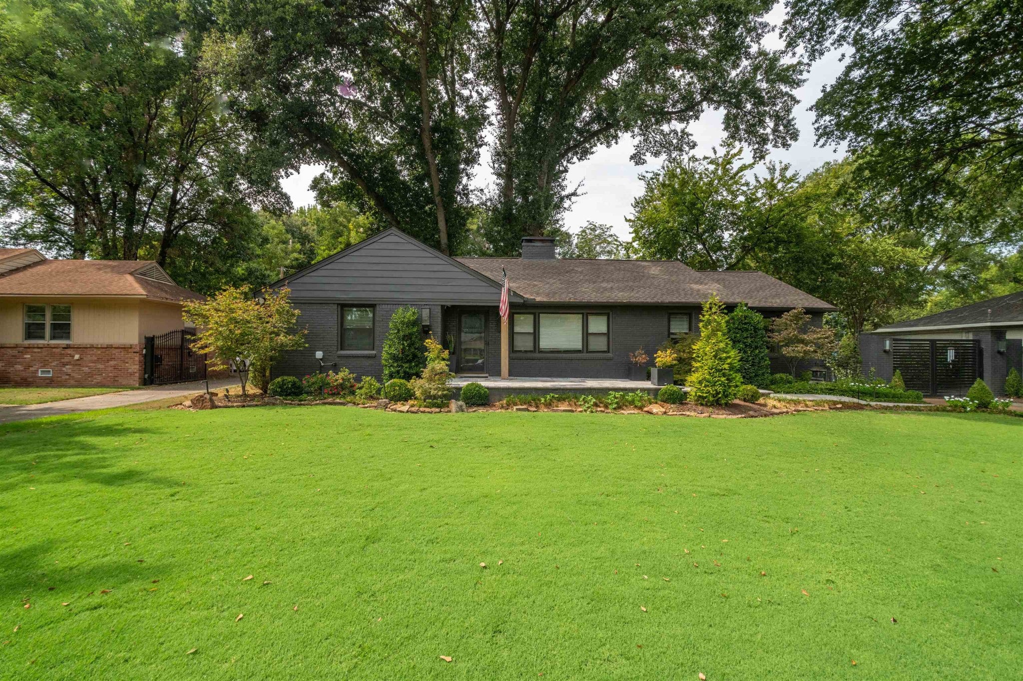 211 CECILIA DR