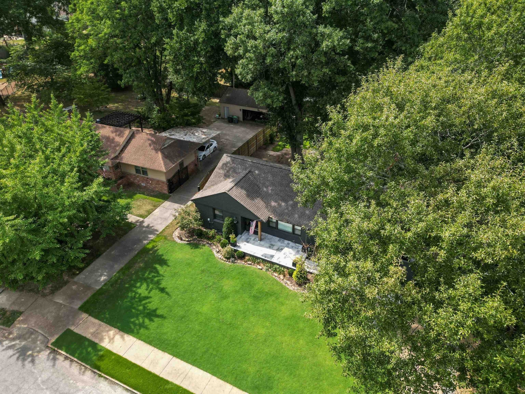 211 CECILIA DR