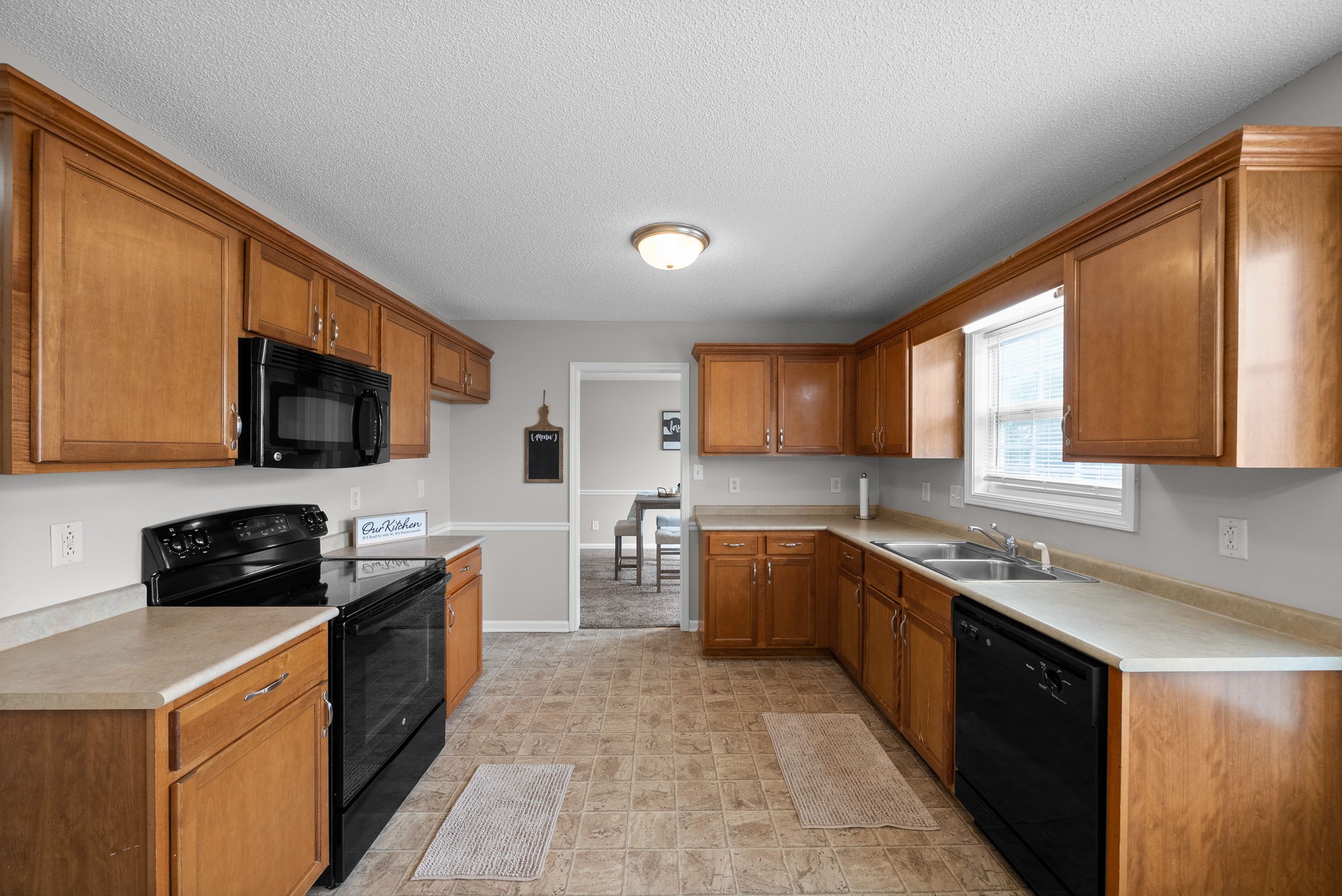 Clarksville, Tennessee 37042, United States, 3 Bedrooms Bedrooms, ,3 BathroomsBathrooms,Residential,Pending,183064