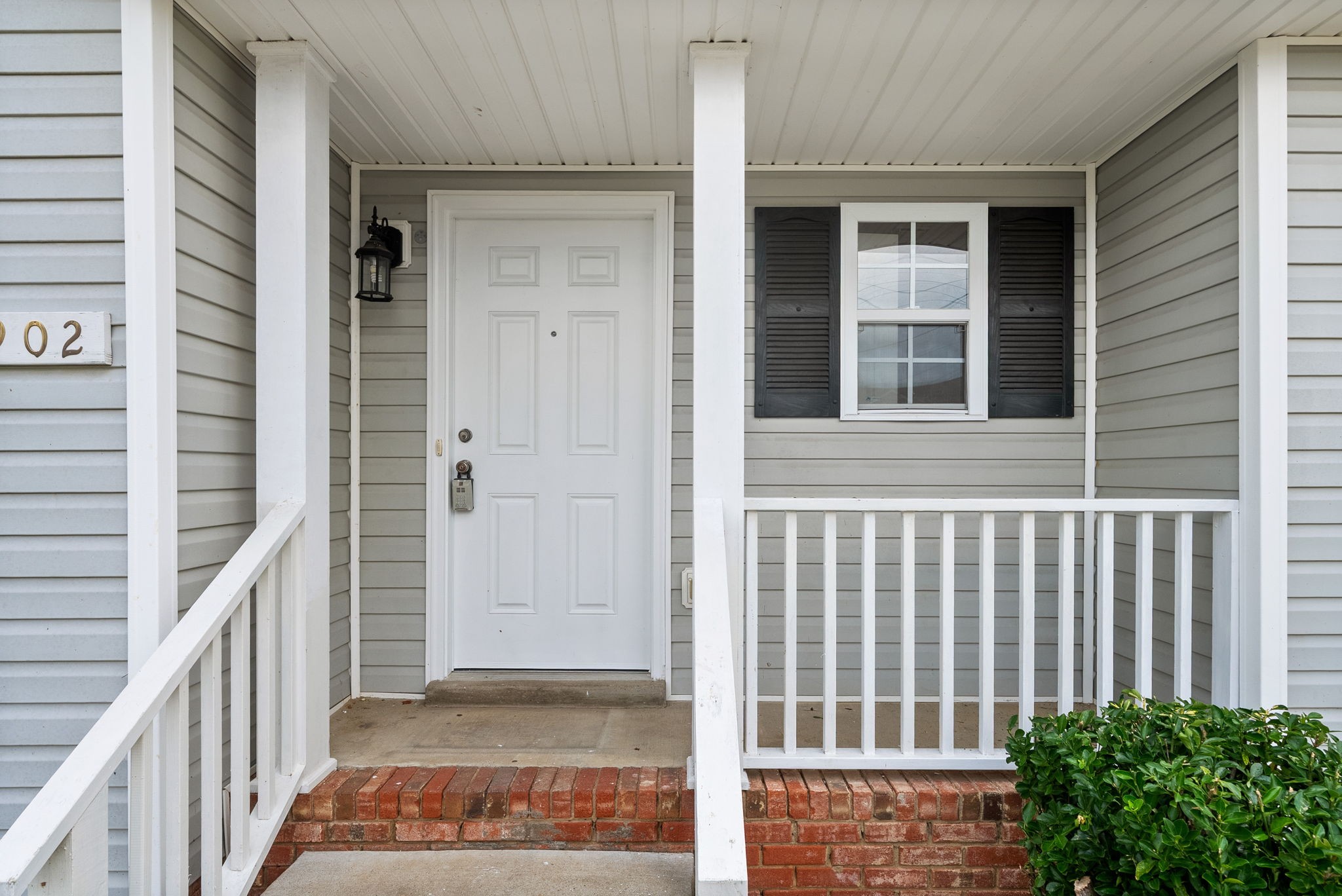 Clarksville, Tennessee 37042, United States, 3 Bedrooms Bedrooms, ,3 BathroomsBathrooms,Residential,Pending,183064