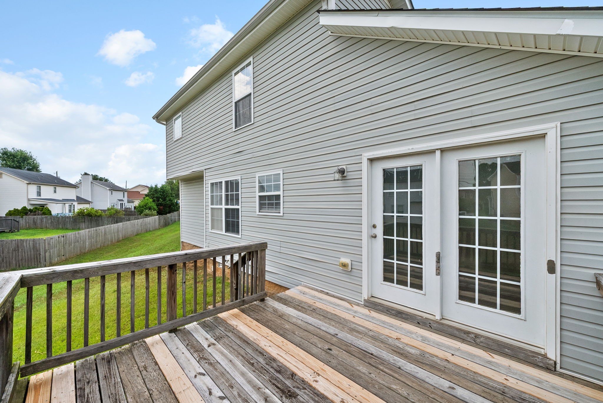 Clarksville, Tennessee 37042, United States, 3 Bedrooms Bedrooms, ,3 BathroomsBathrooms,Residential,Pending,183064