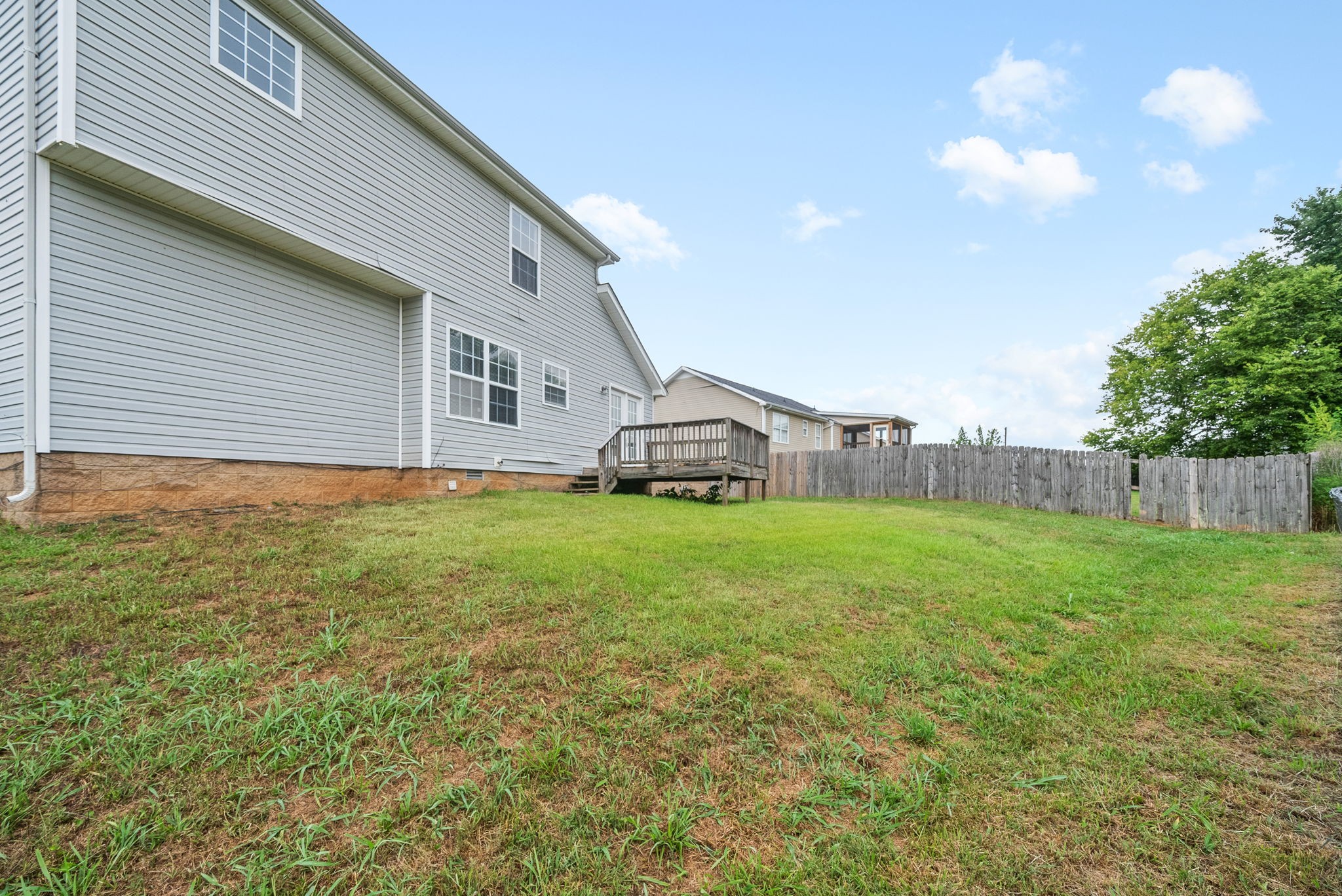 Clarksville, Tennessee 37042, United States, 3 Bedrooms Bedrooms, ,3 BathroomsBathrooms,Residential,Pending,183064