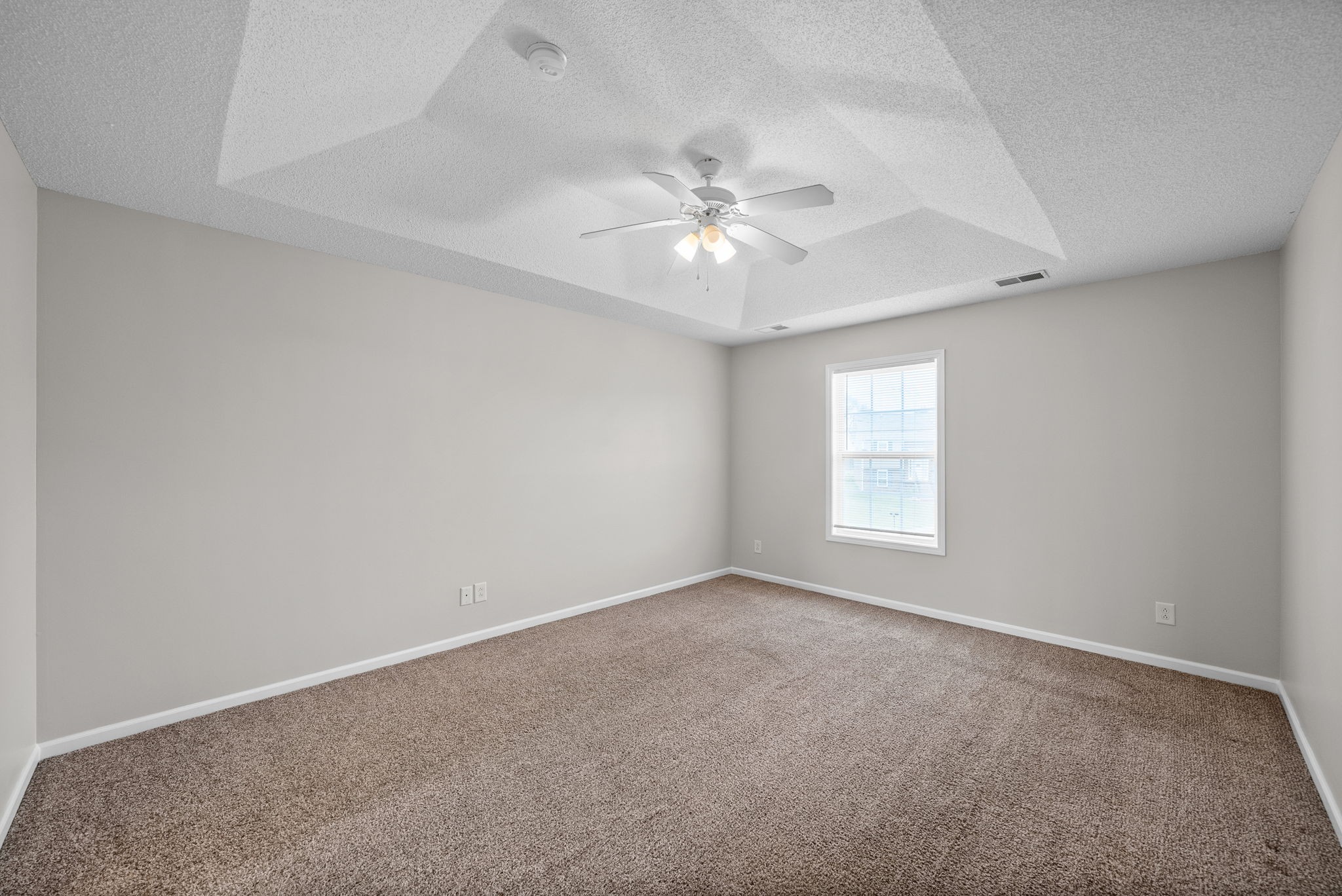 Clarksville, Tennessee 37042, United States, 3 Bedrooms Bedrooms, ,3 BathroomsBathrooms,Residential,Pending,183064