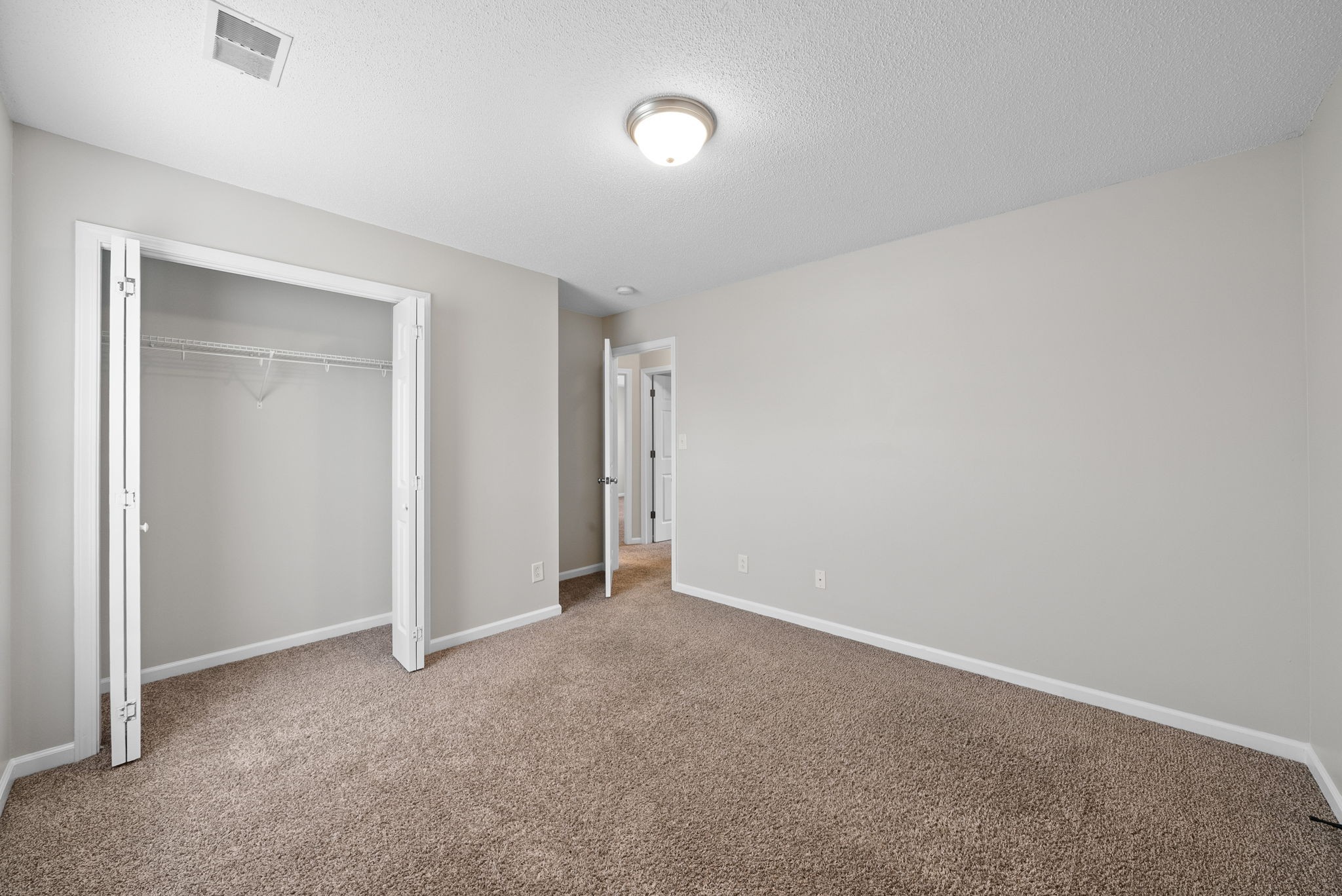 Clarksville, Tennessee 37042, United States, 3 Bedrooms Bedrooms, ,3 BathroomsBathrooms,Residential,Pending,183064