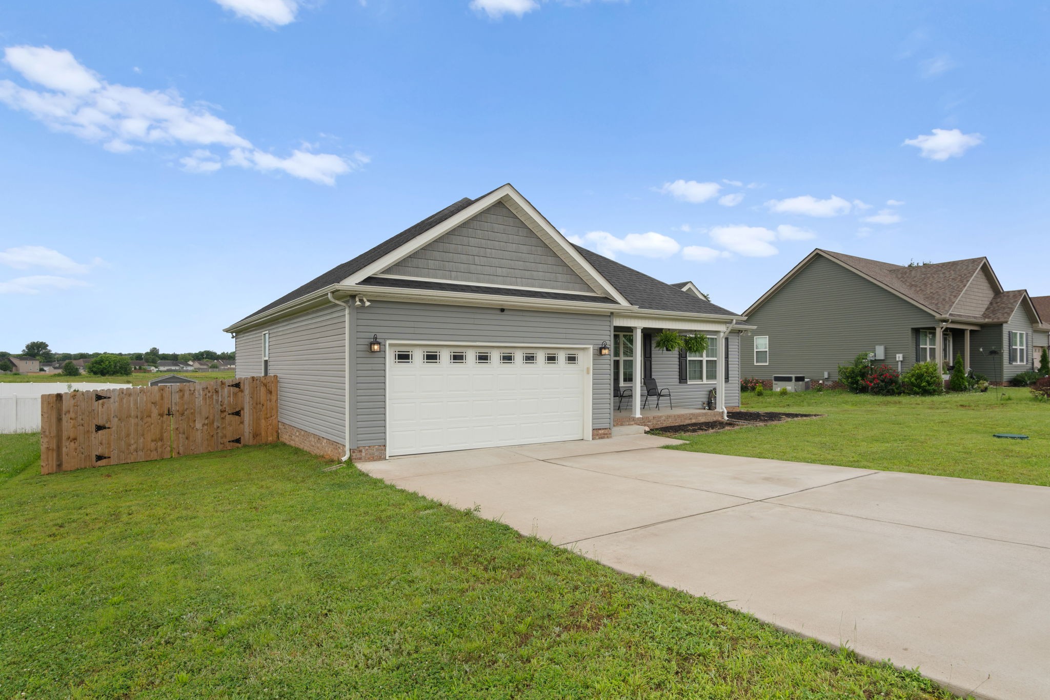 409 Heatherwood Dr