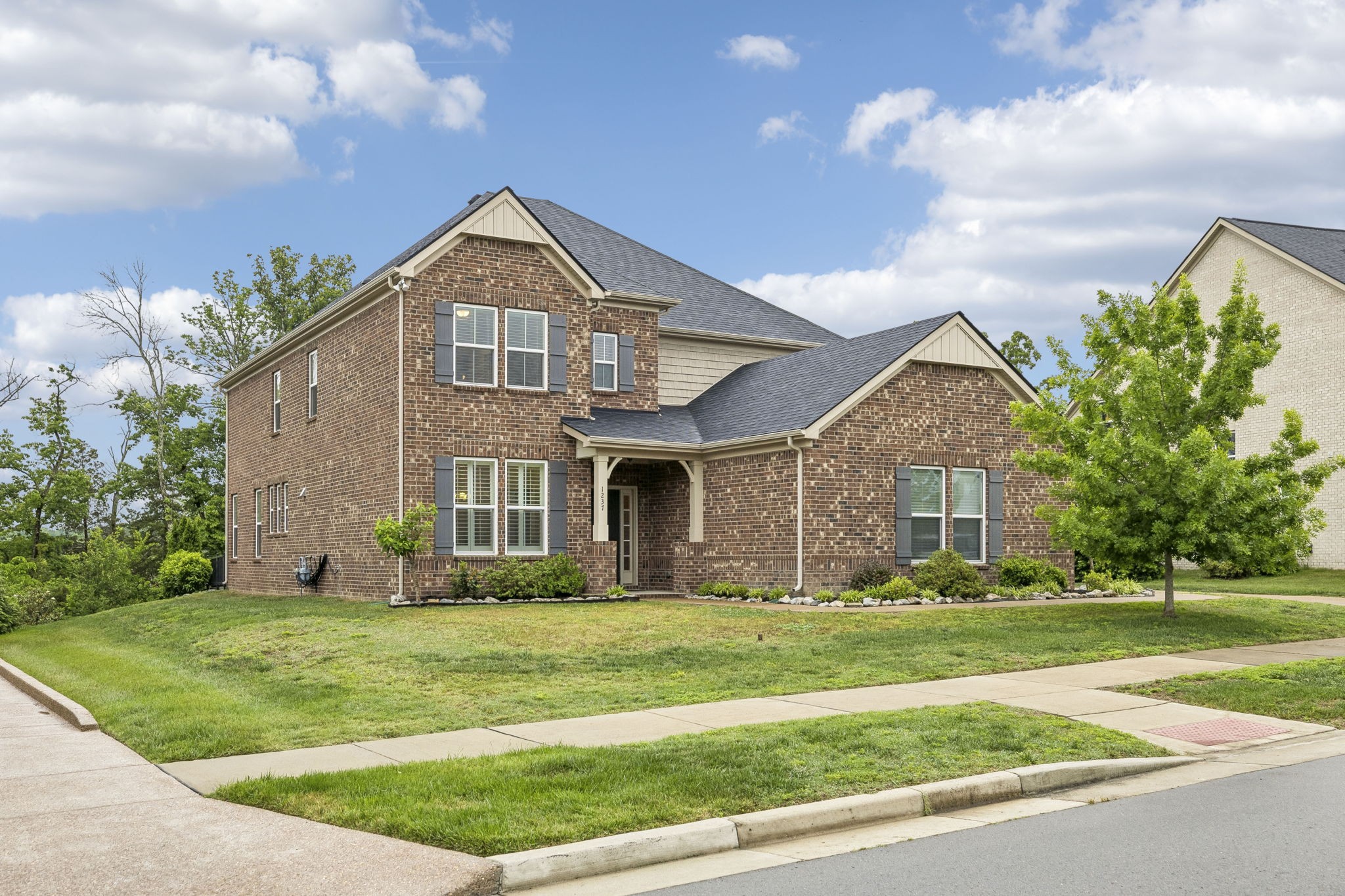 1237 Cressy Ln