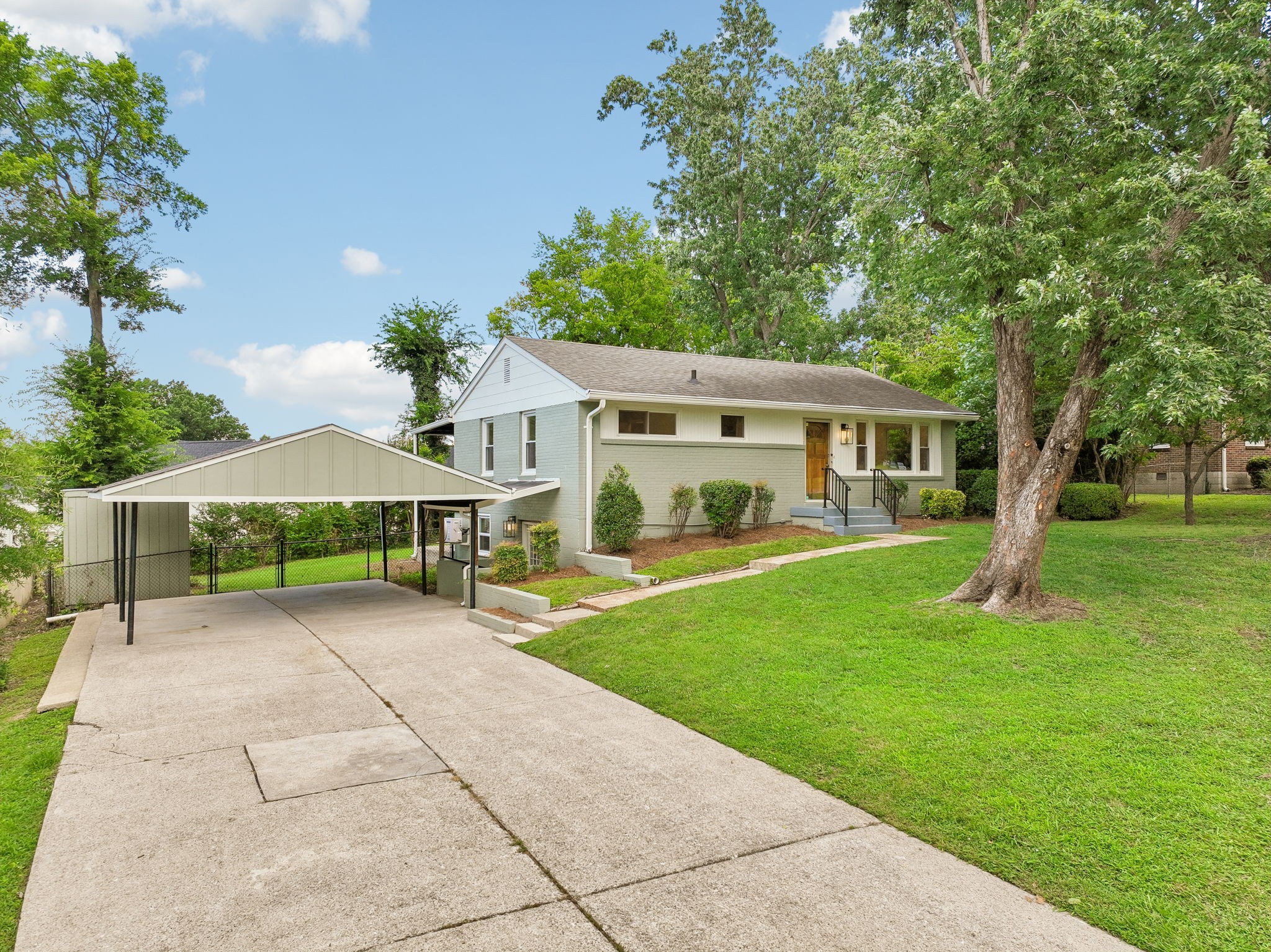 2802 Saint Edwards Dr