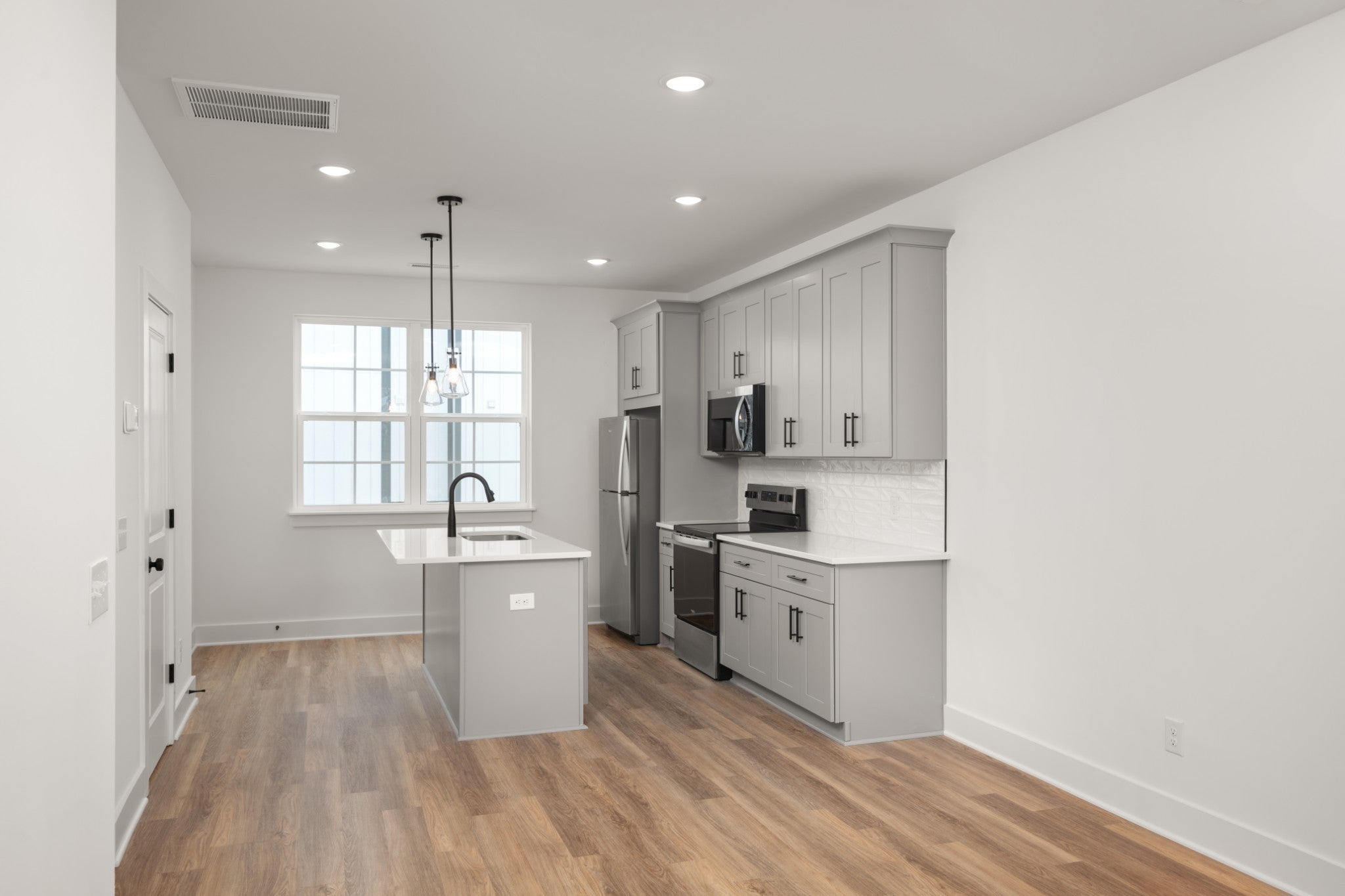 700 N DuPont Ave #209