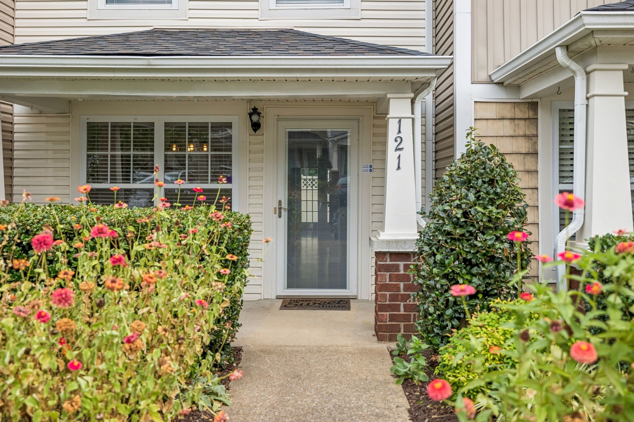 2-bed listing at 121 Shadow Glen Dr, Nashville