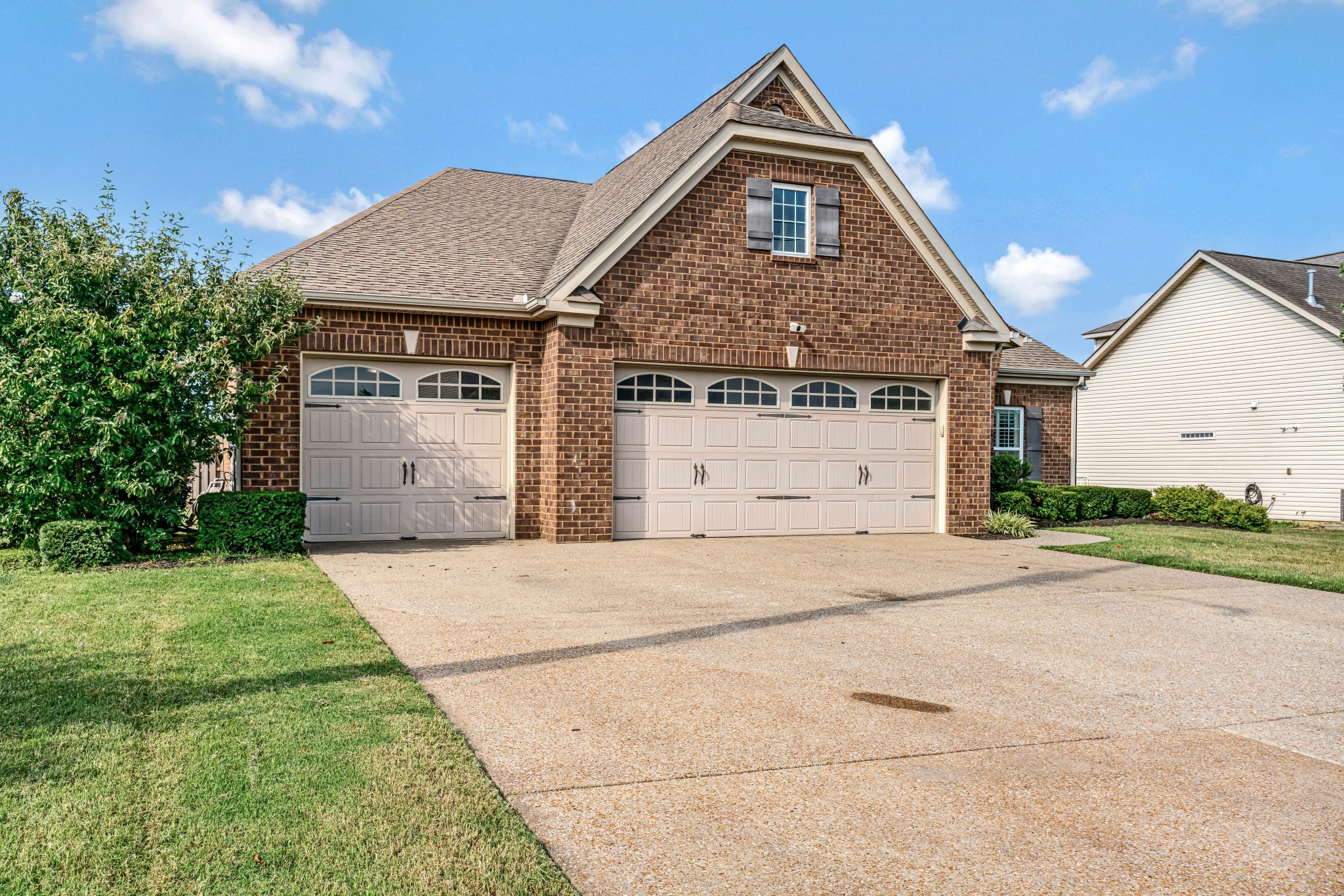 493 Callie Ave