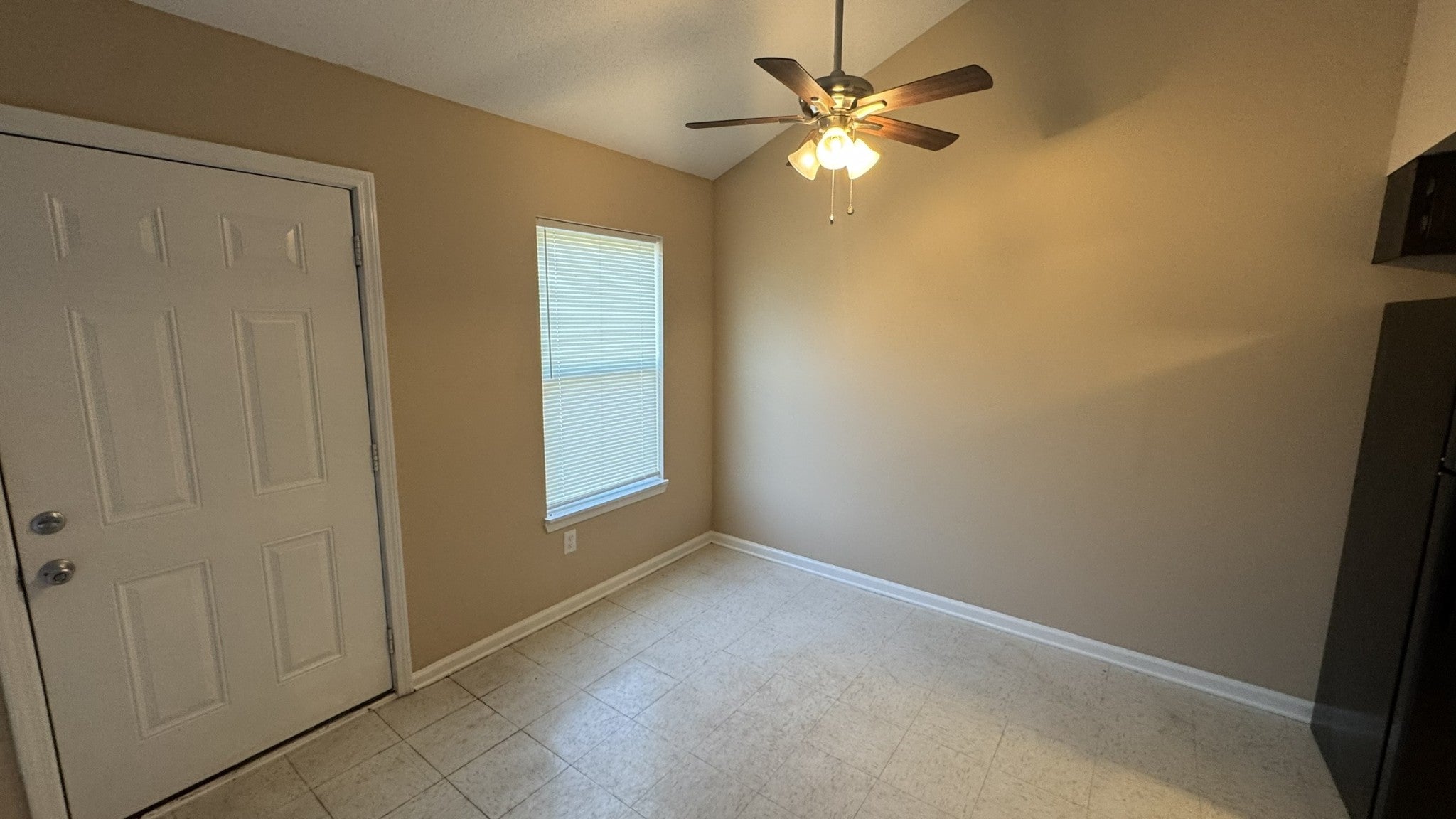 719 Dylan Ln 32