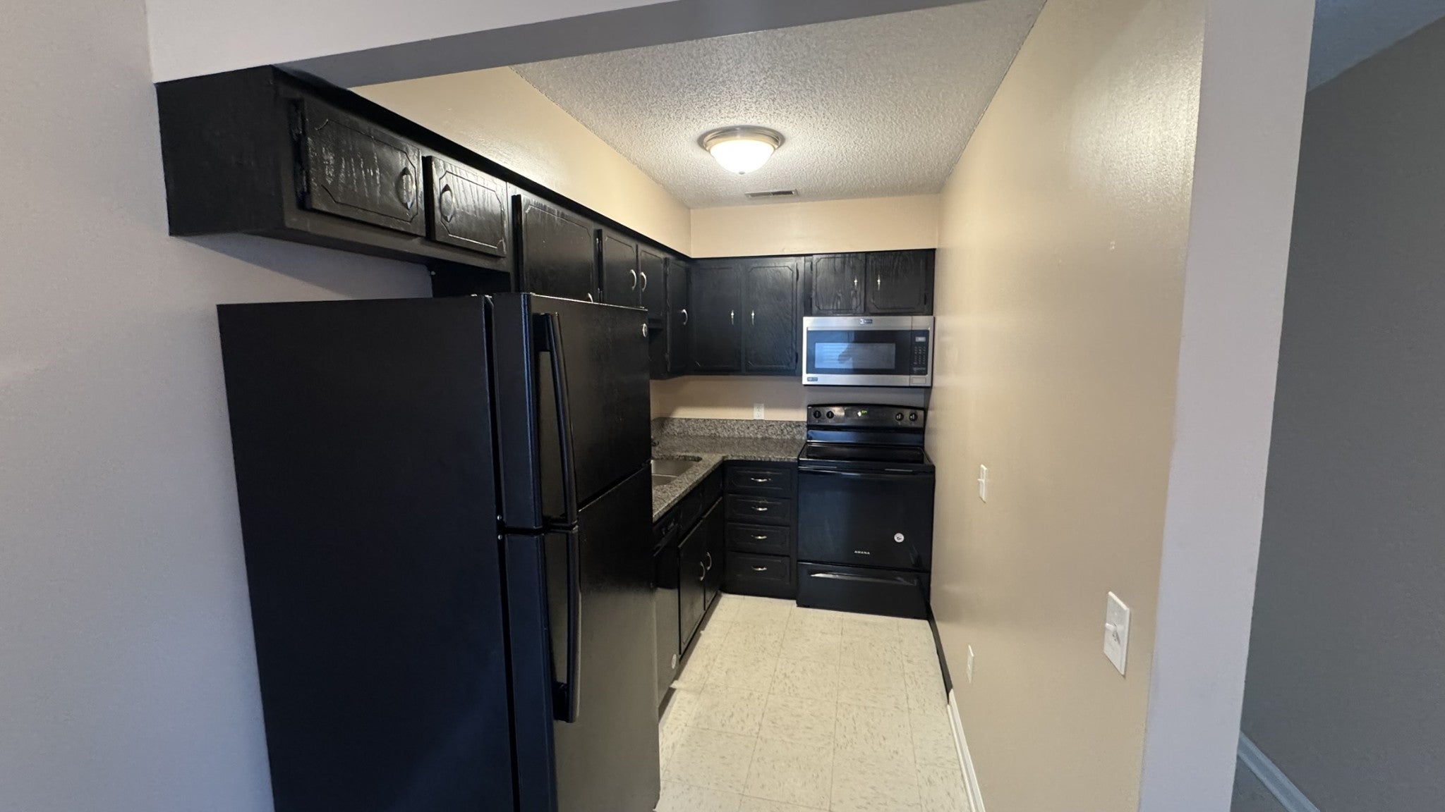 719 Dylan Ln 32
