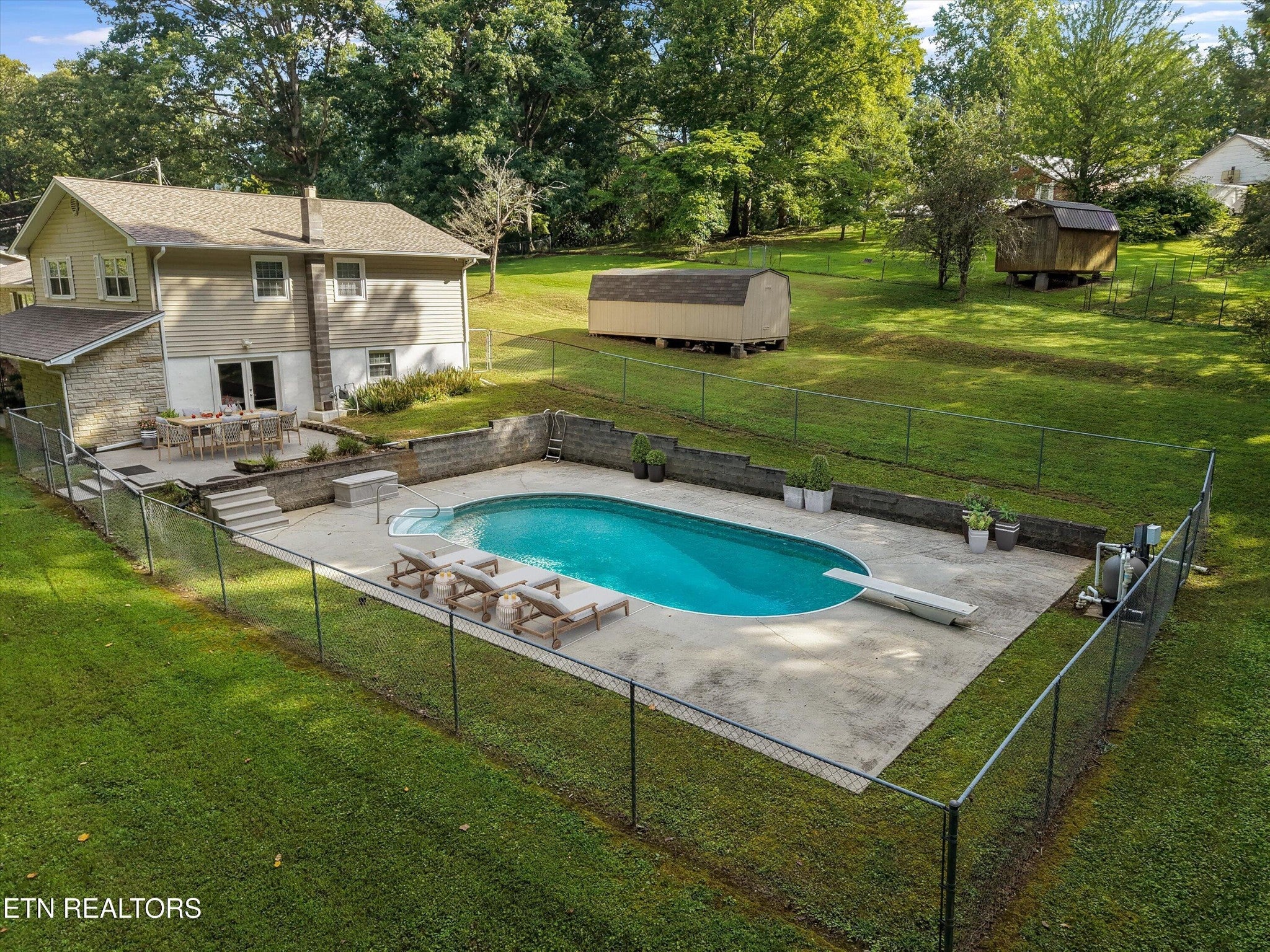 155 Chestnut Hill Rd
