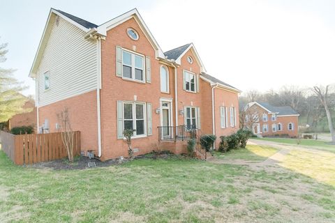Photo of 208 E Bend Ct, Old Hickory, TN 37138 (MLS # 3143455)
