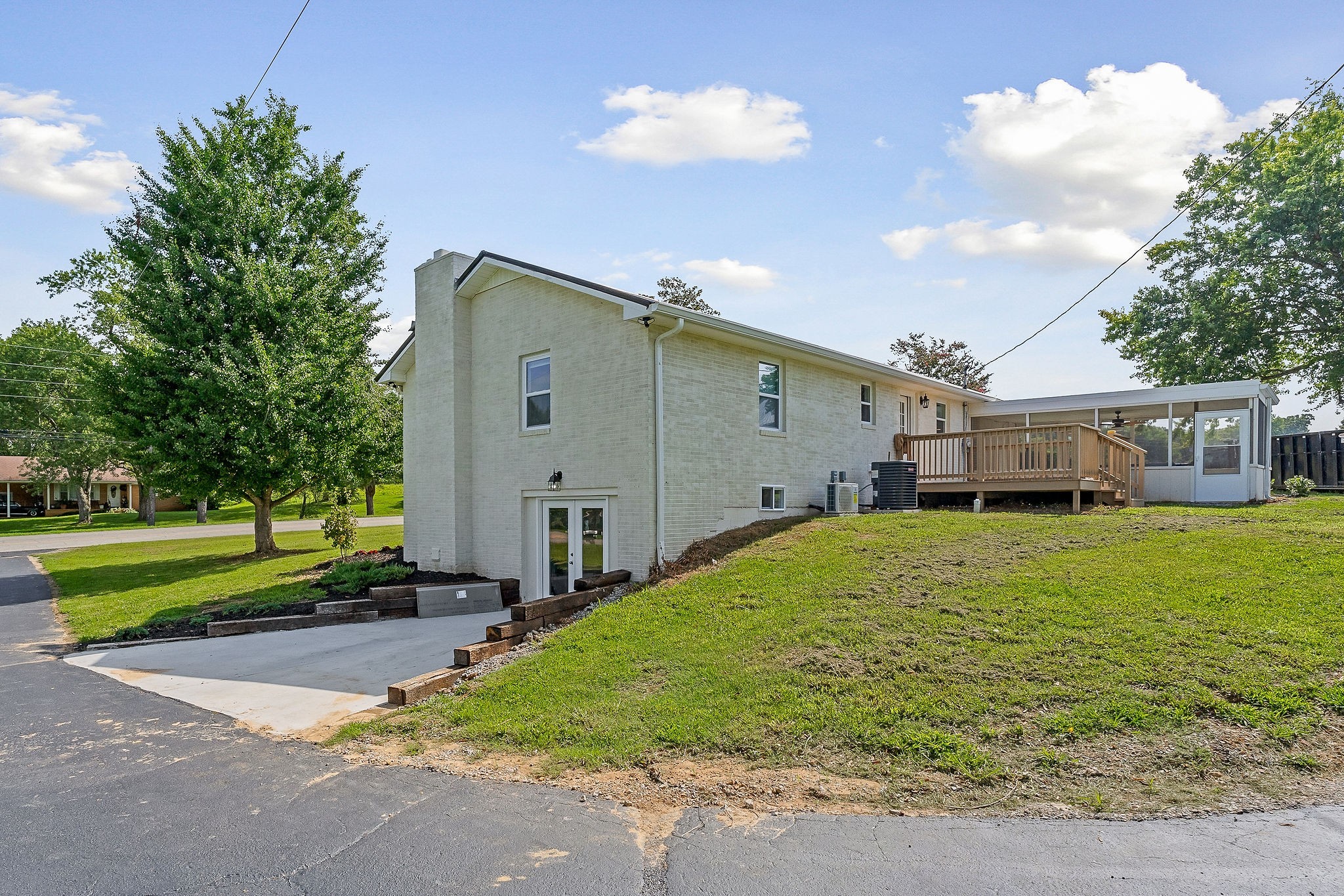 682 Shady Rest Rd