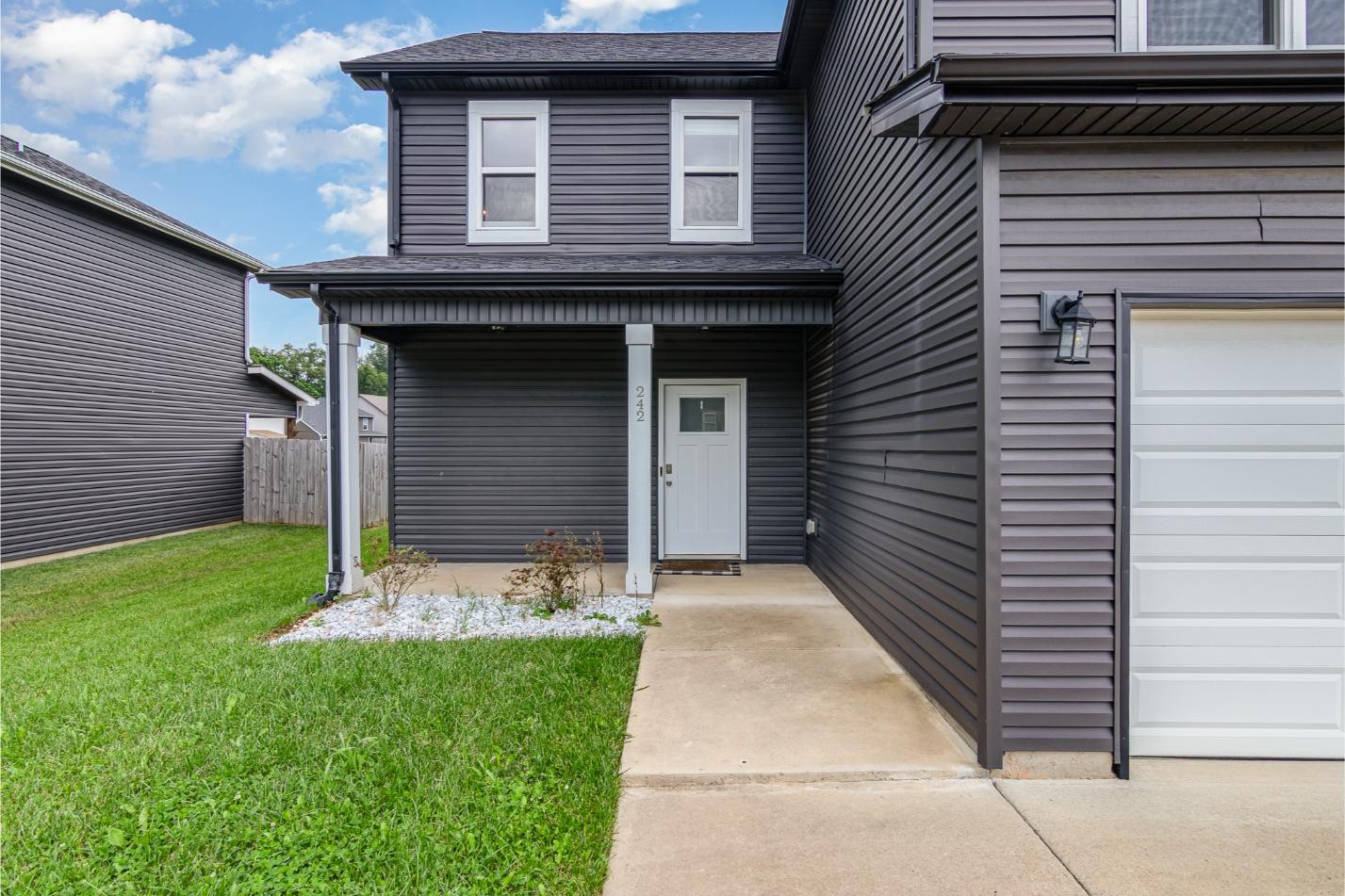242 Stone Bluff Way