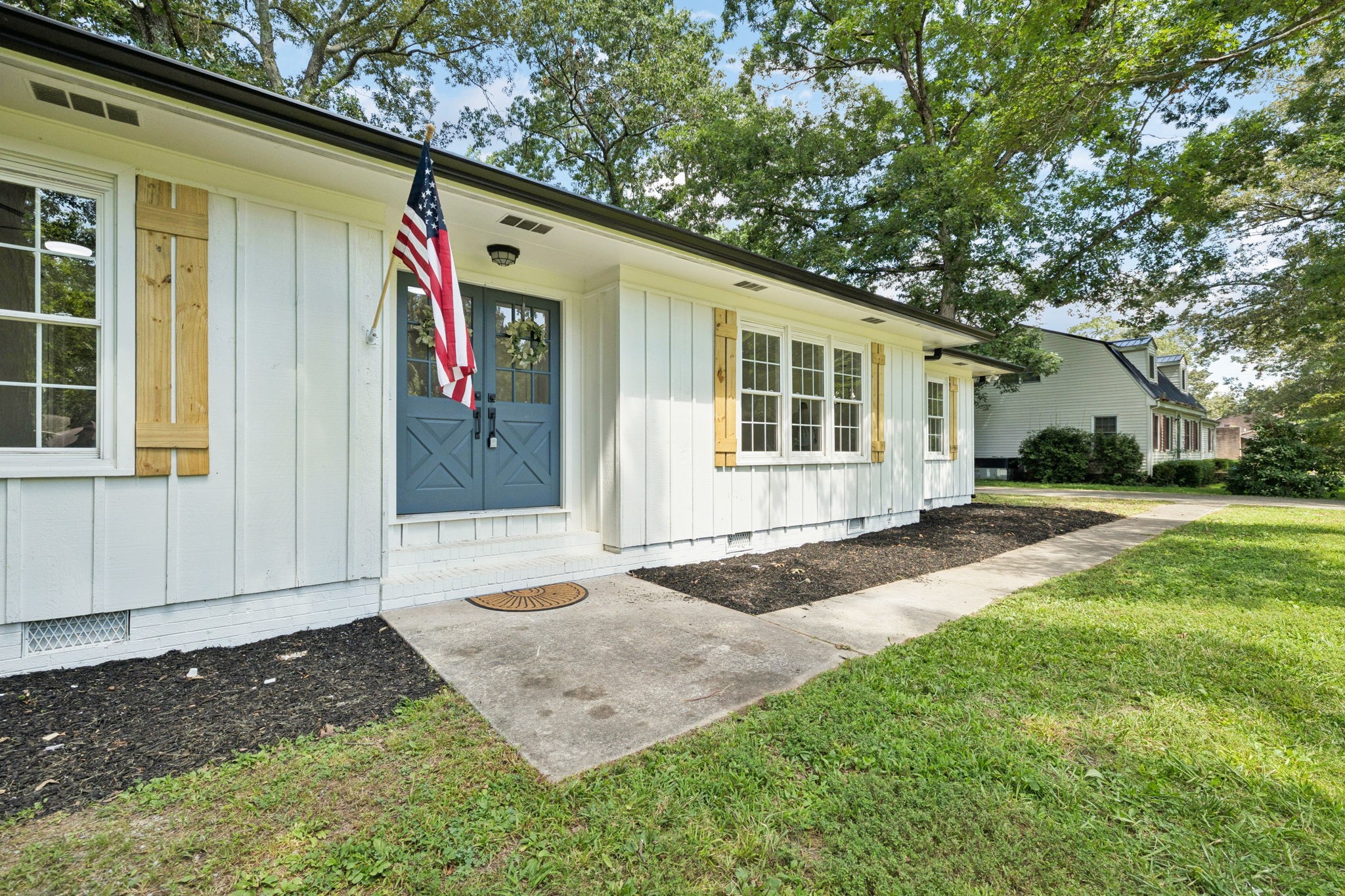 214 Sharondale Dr