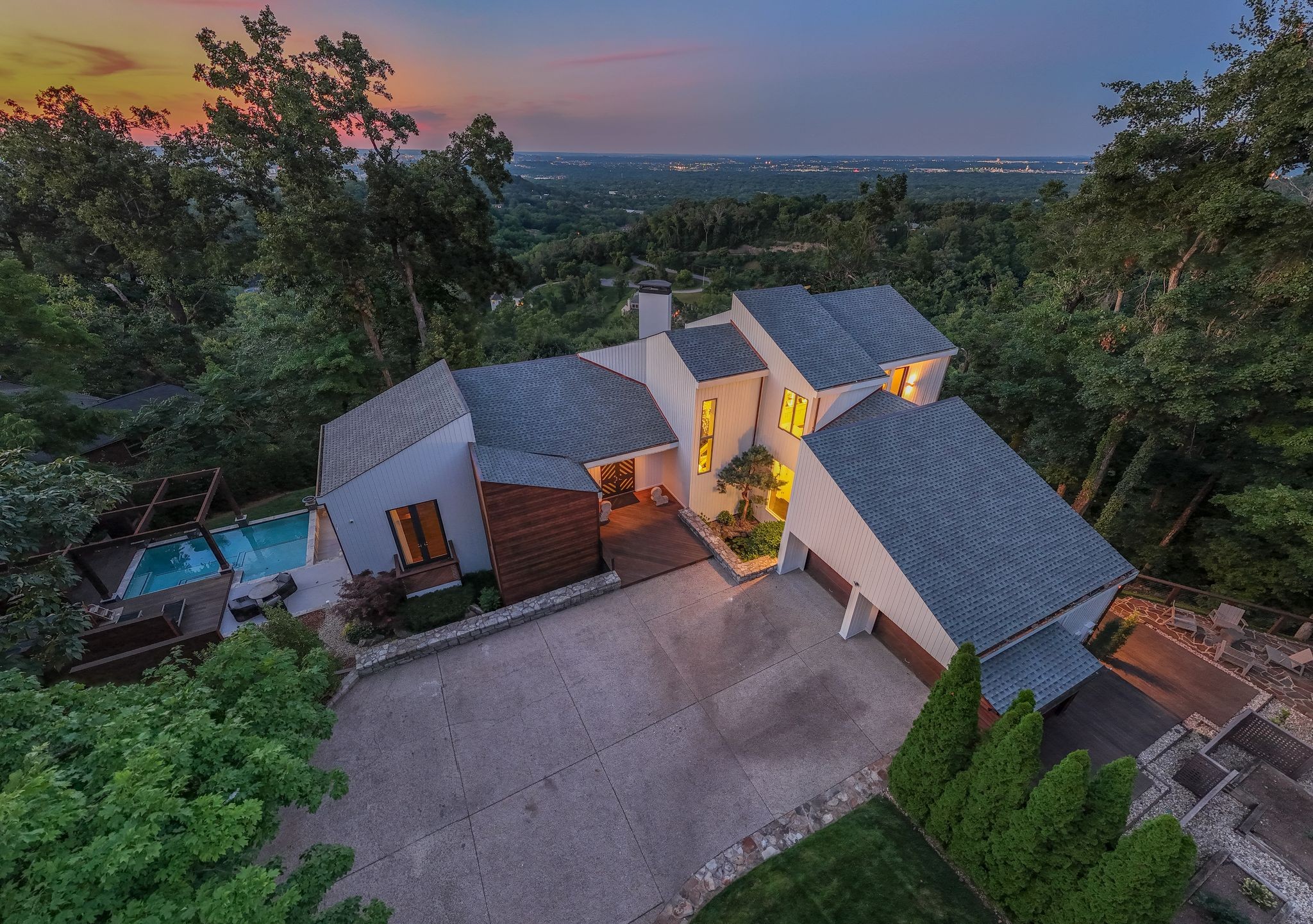 1819 Laurel Ridge Dr