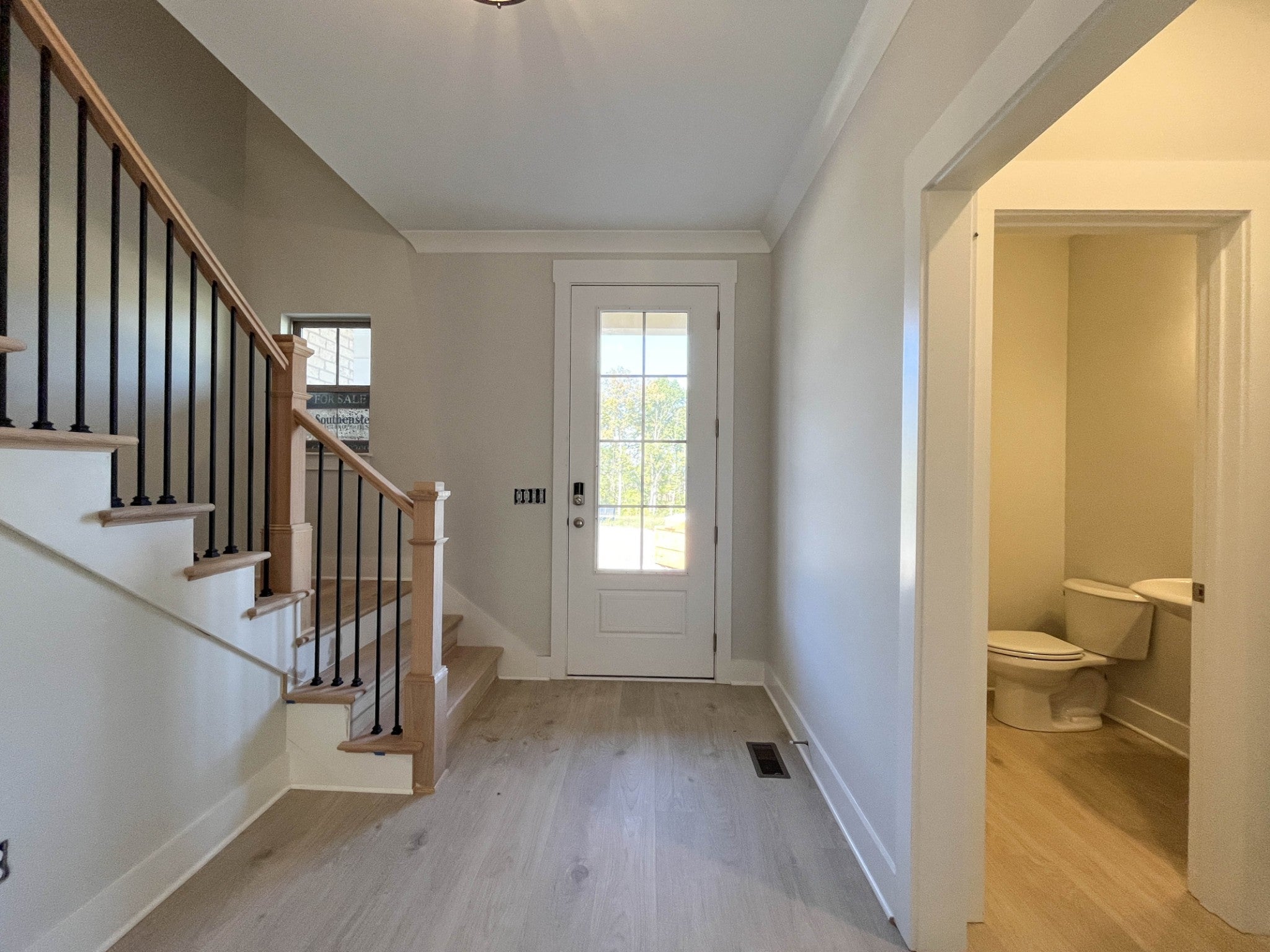323 Goodwin Ln