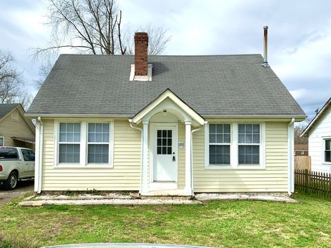 Photo of 842 Richardson St, Clarksville, TN 37040 (MLS # 3124517)