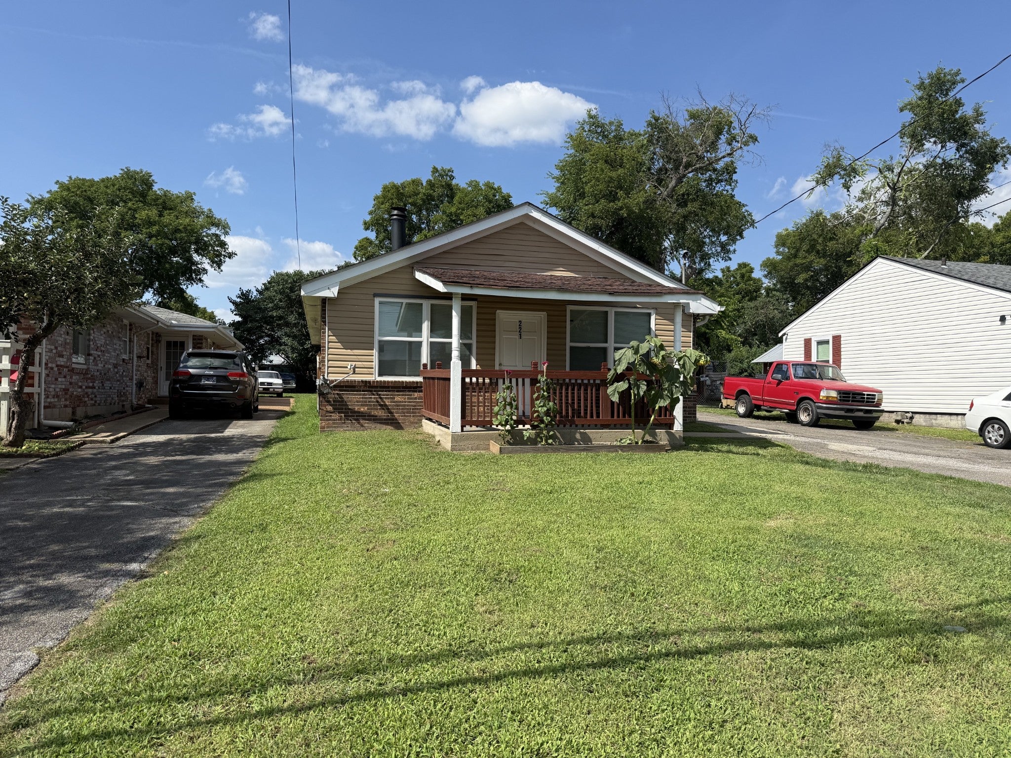3-bed listing at 221 Duling Ave, Madison