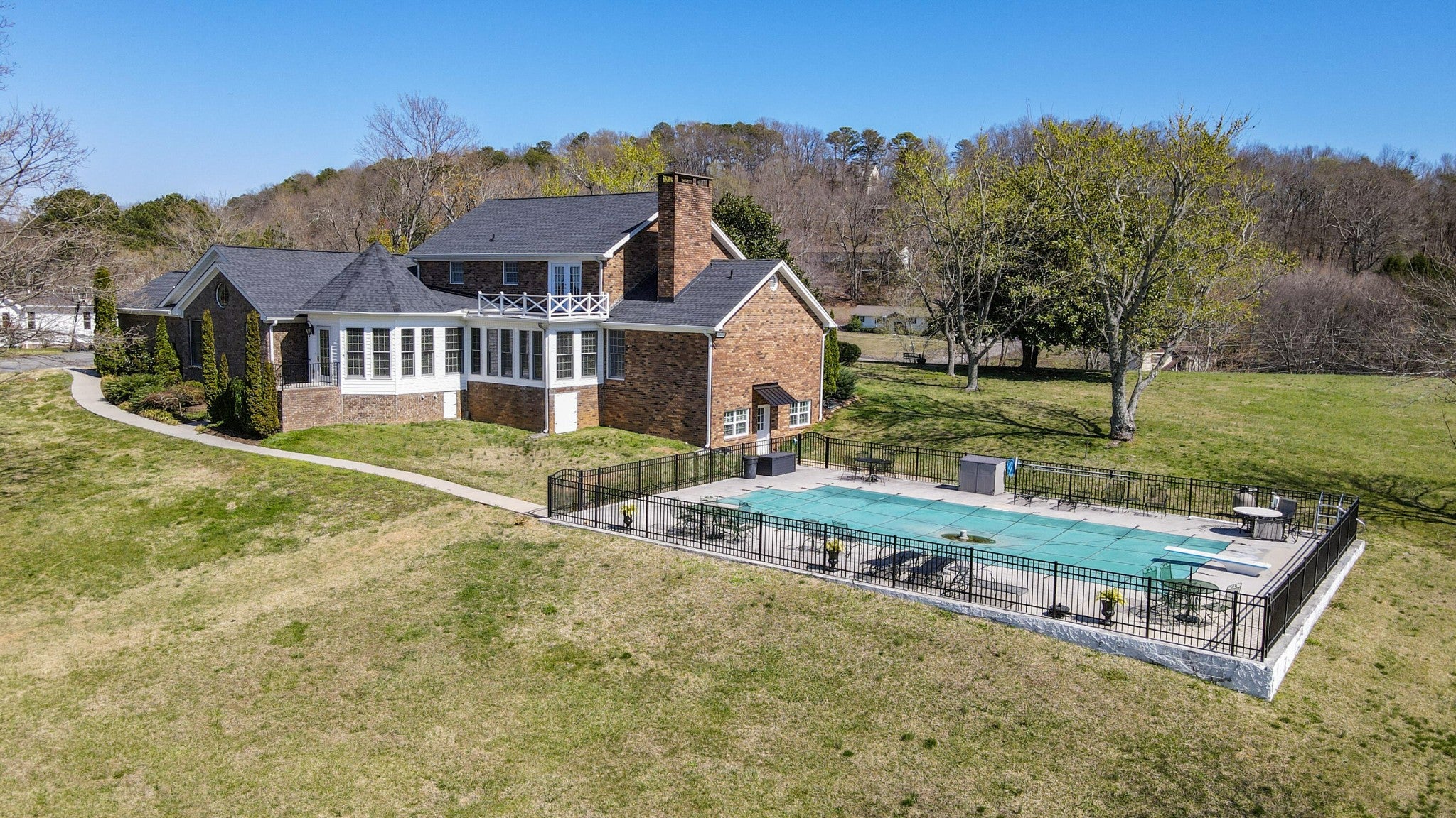 3700 Moreland Drive NE