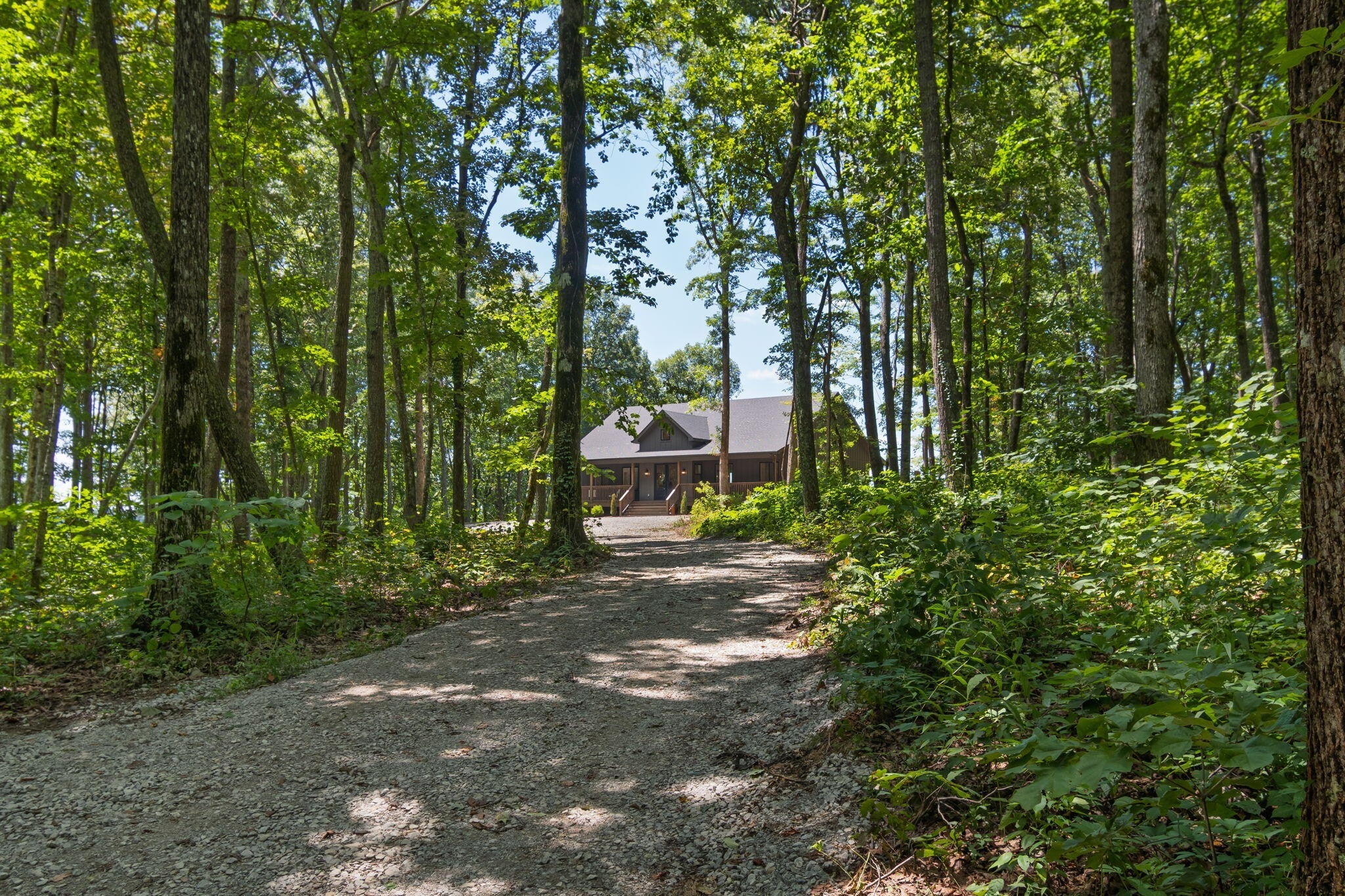900 Valley View Drive