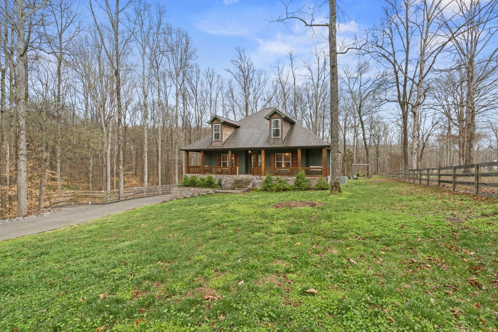 1073 Split Rail Cir