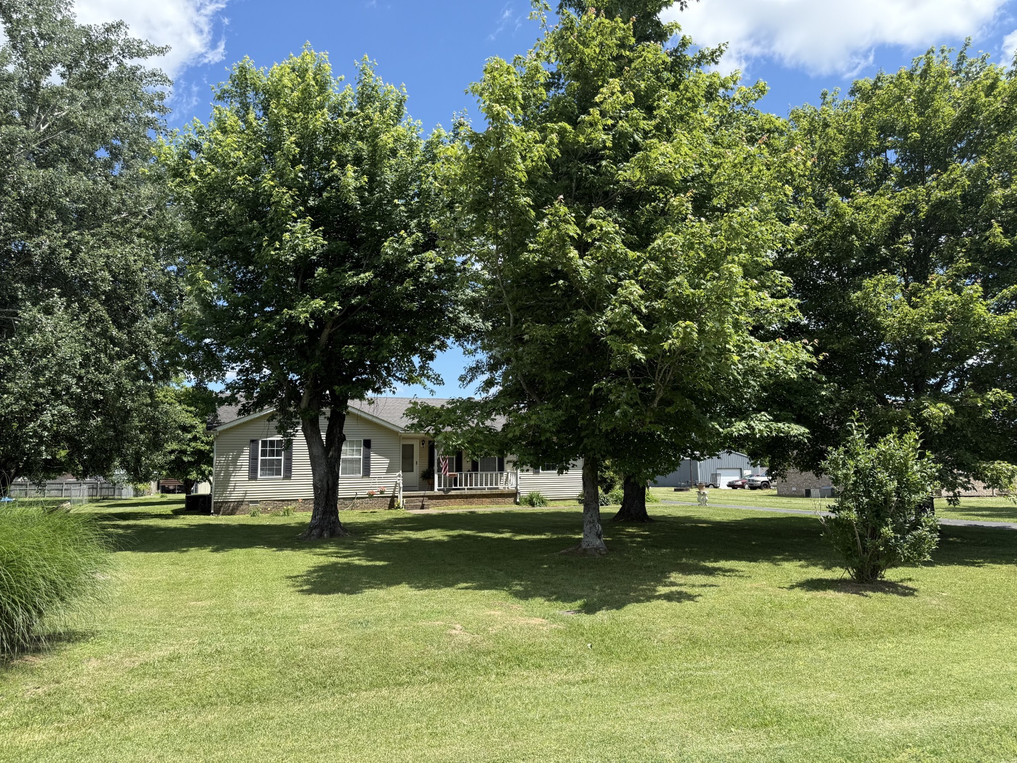 242 Kay Cir