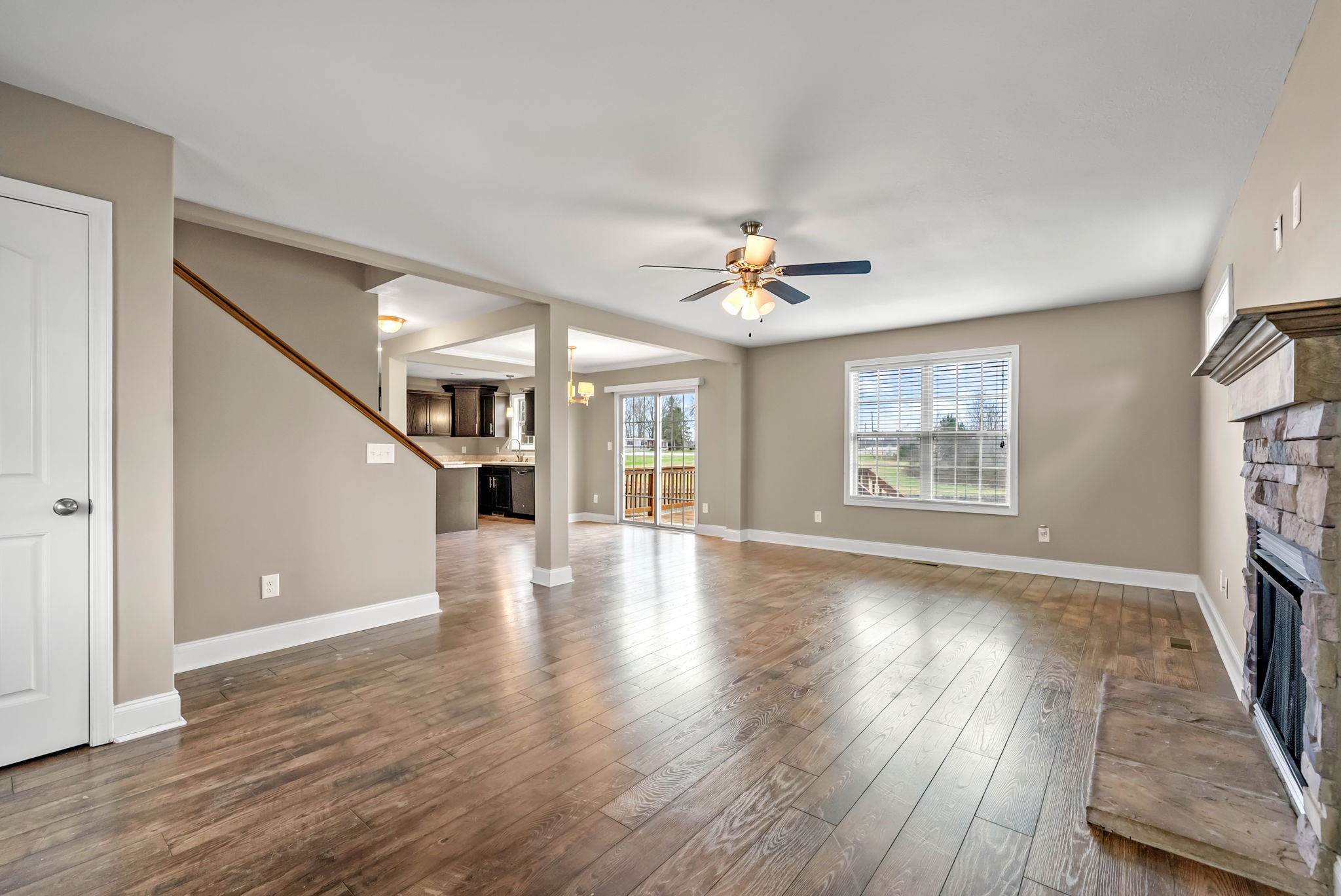 Clarksville, Tennessee 37042, United States, 3 Bedrooms Bedrooms, ,3 BathroomsBathrooms,Residential,Active,191516