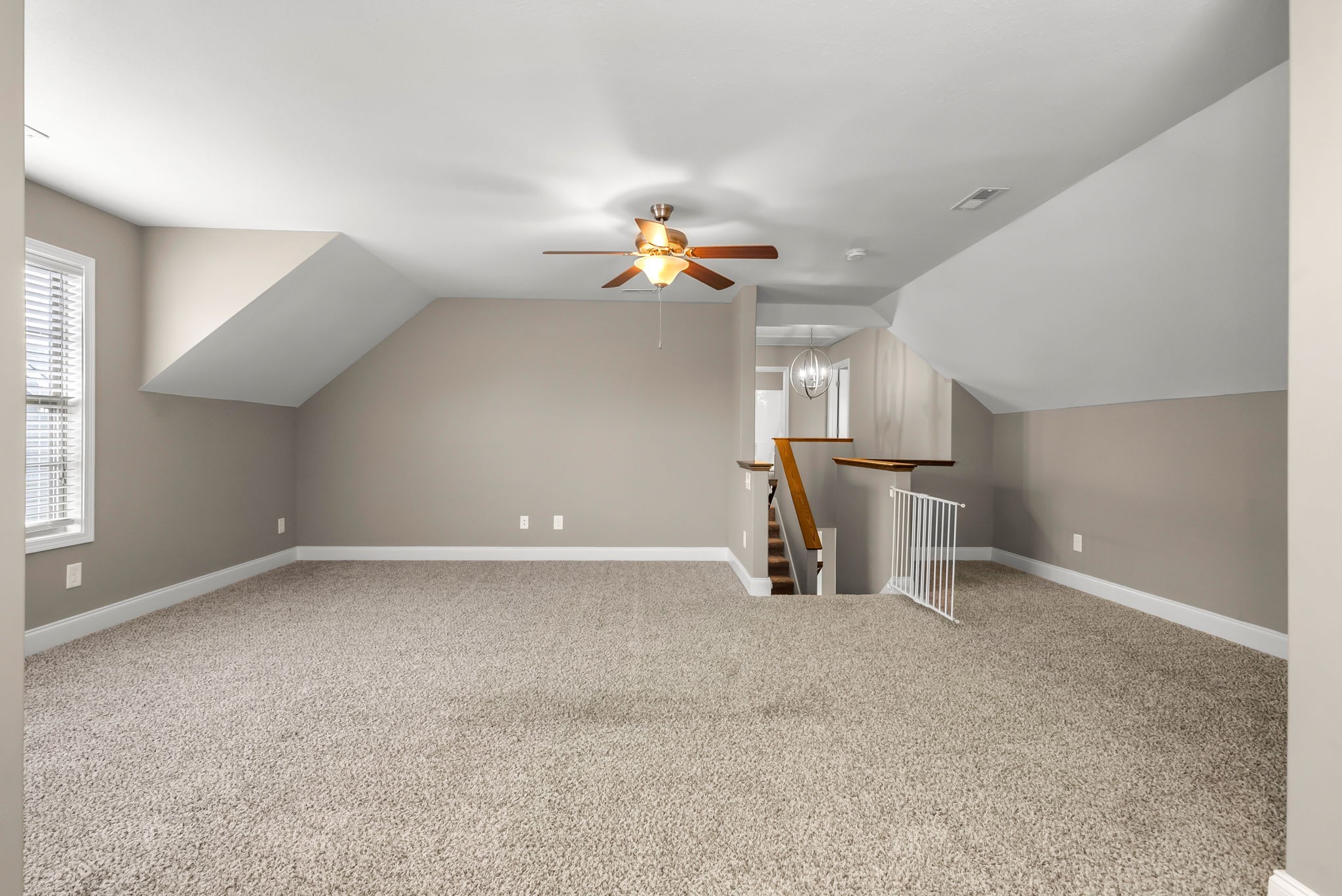 Clarksville, Tennessee 37042, United States, 3 Bedrooms Bedrooms, ,3 BathroomsBathrooms,Residential,Active,191516