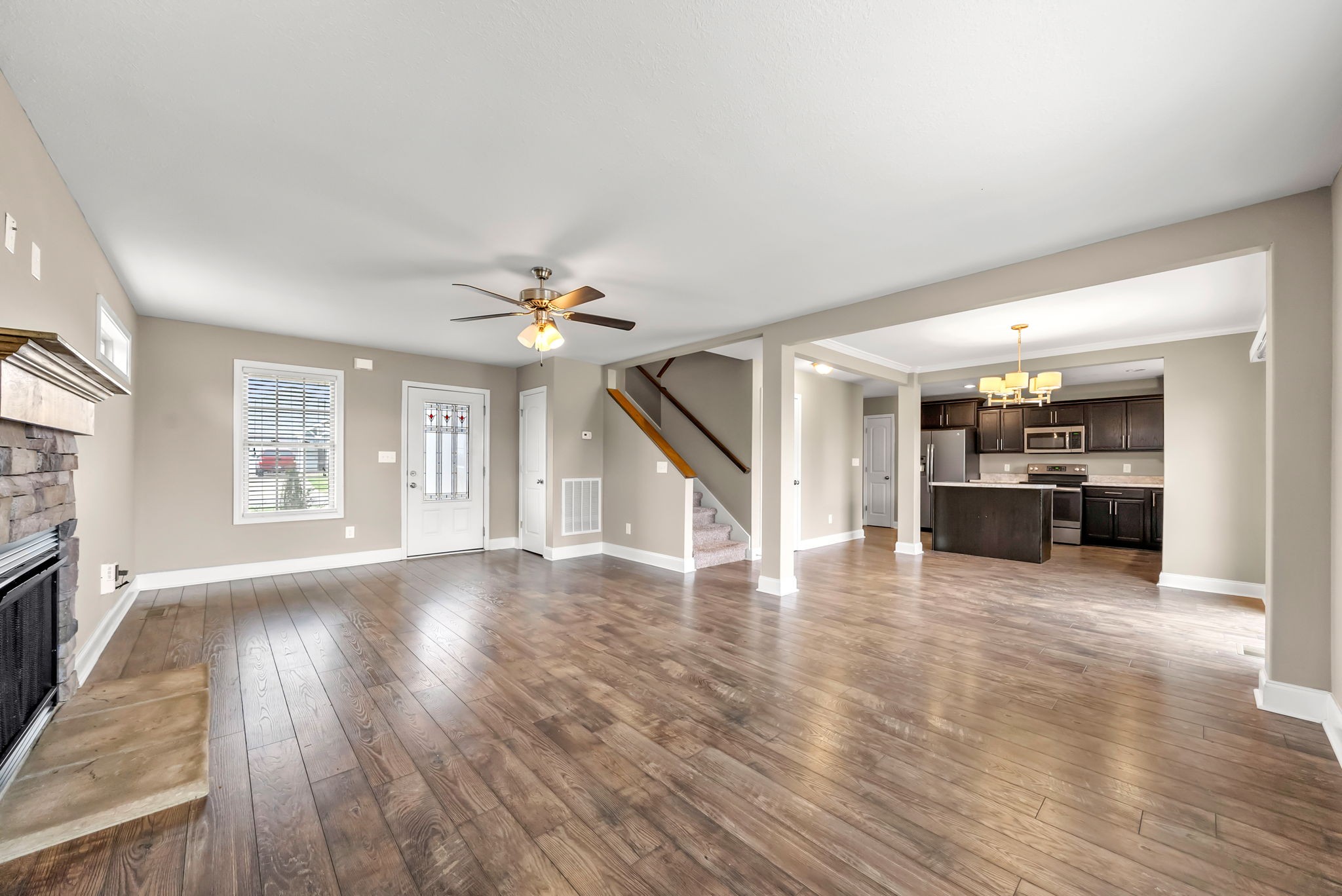 Clarksville, Tennessee 37042, United States, 3 Bedrooms Bedrooms, ,3 BathroomsBathrooms,Residential,Active,191516