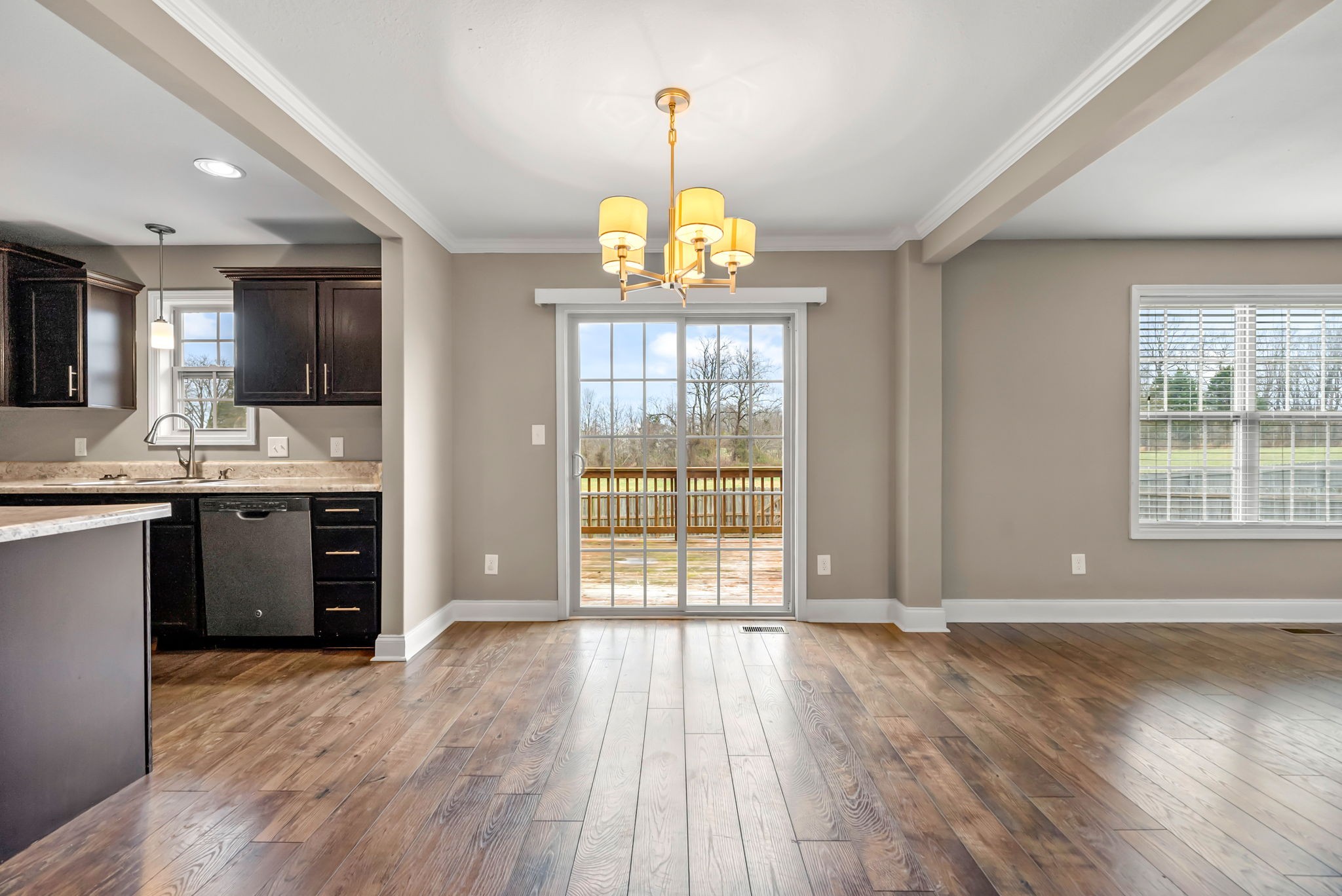 Clarksville, Tennessee 37042, United States, 3 Bedrooms Bedrooms, ,3 BathroomsBathrooms,Residential,Active,191516