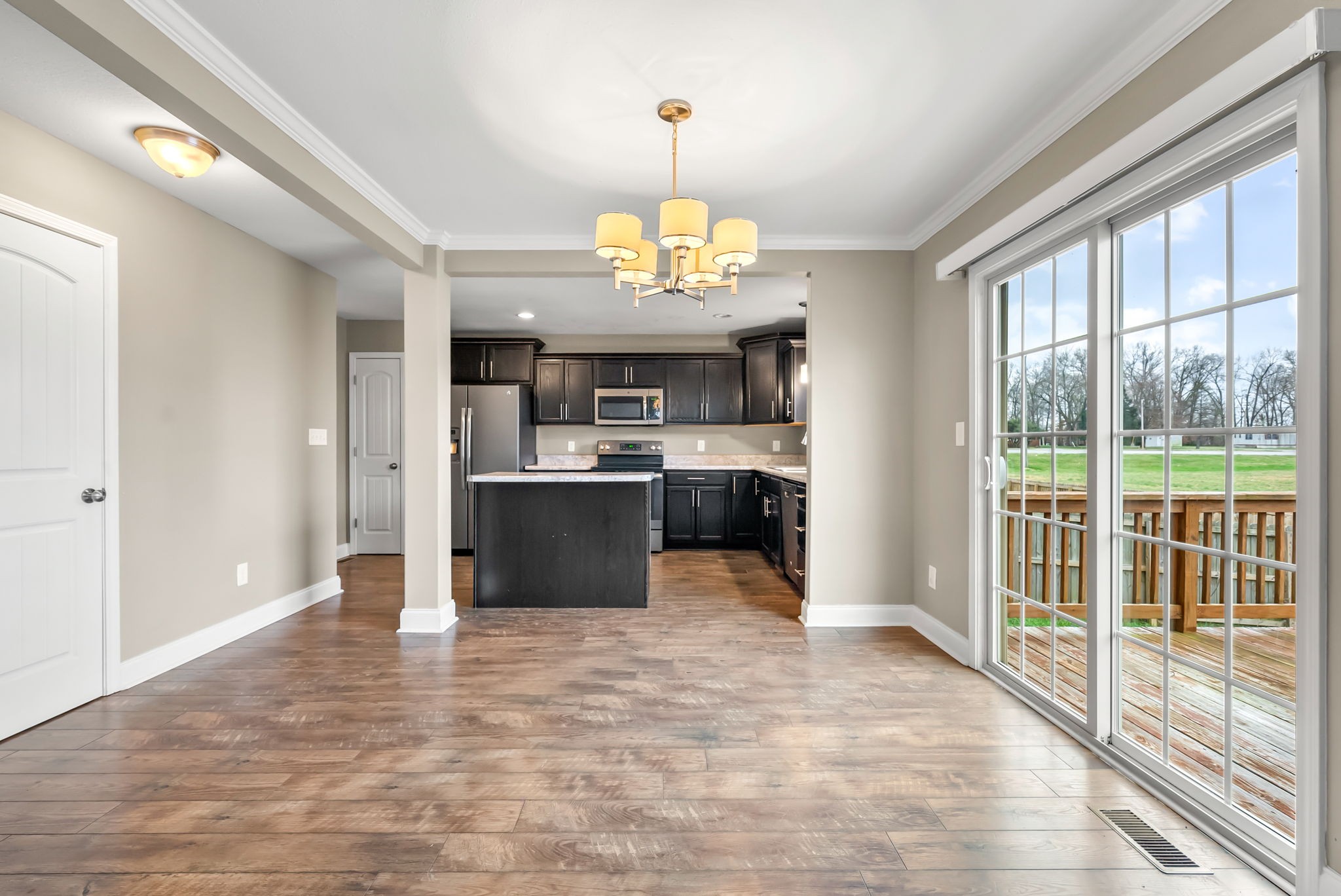 Clarksville, Tennessee 37042, United States, 3 Bedrooms Bedrooms, ,3 BathroomsBathrooms,Residential,Active,191516