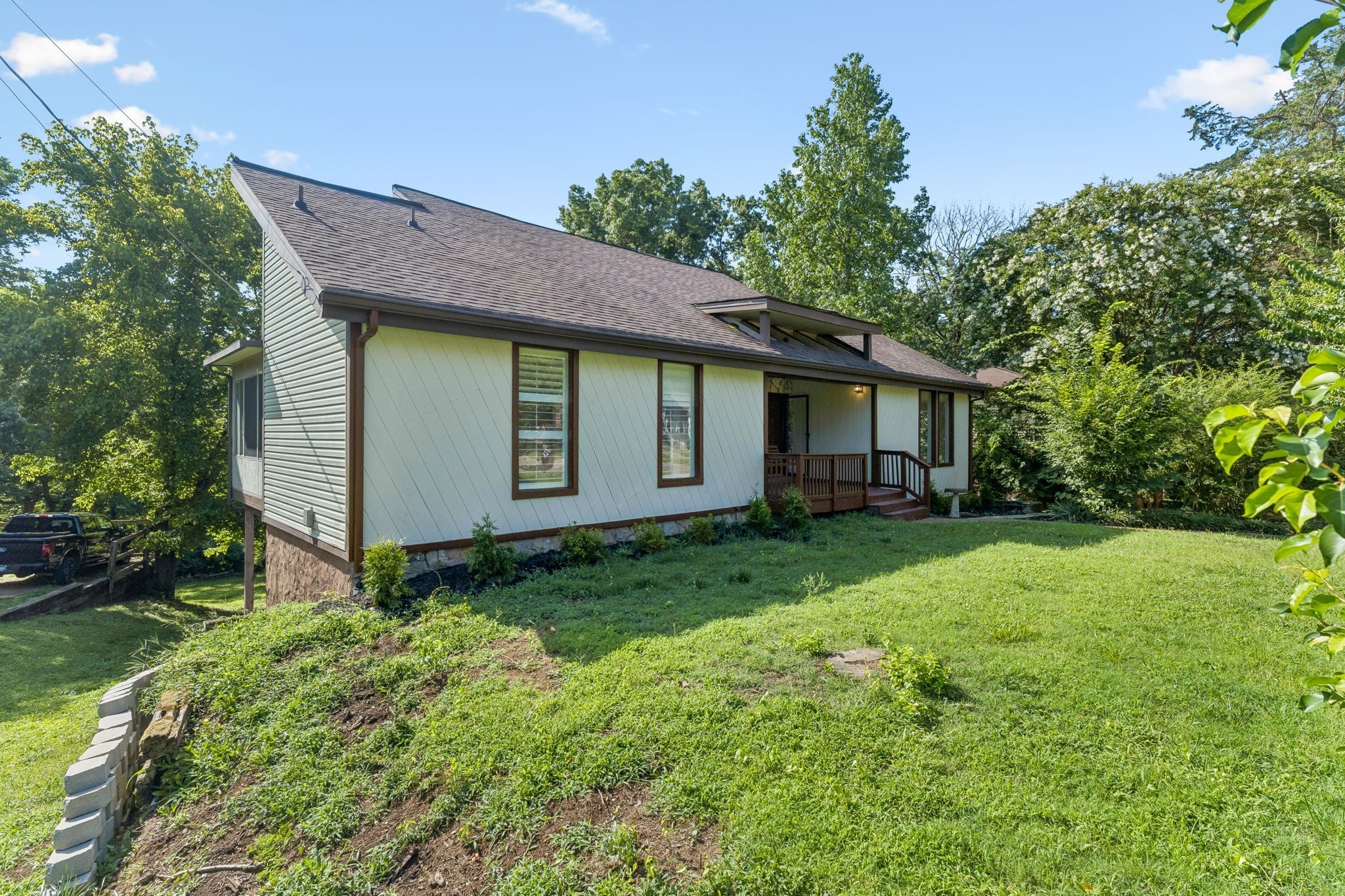 616 Belgium Dr