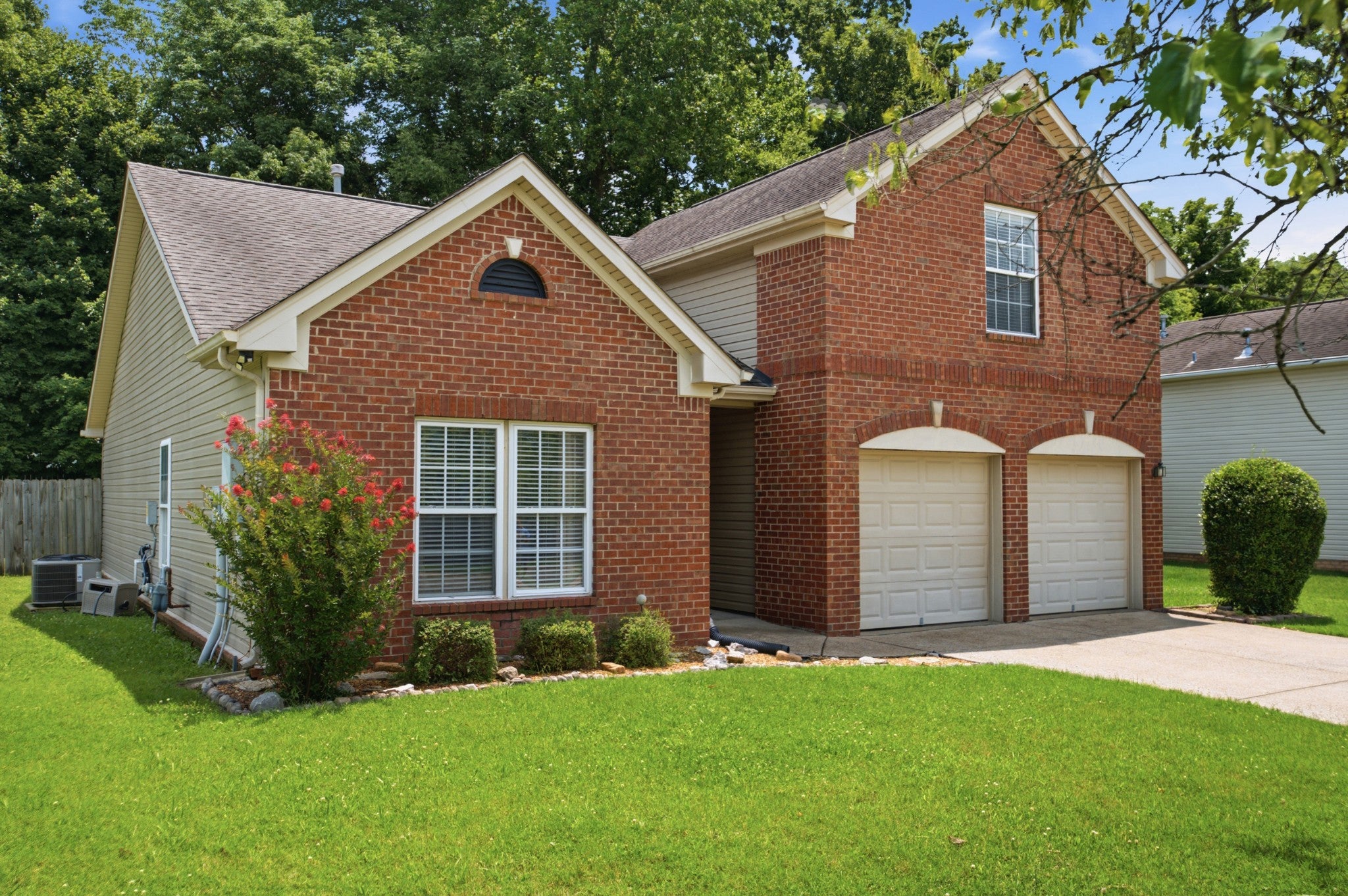 3701 Ivanora Dr