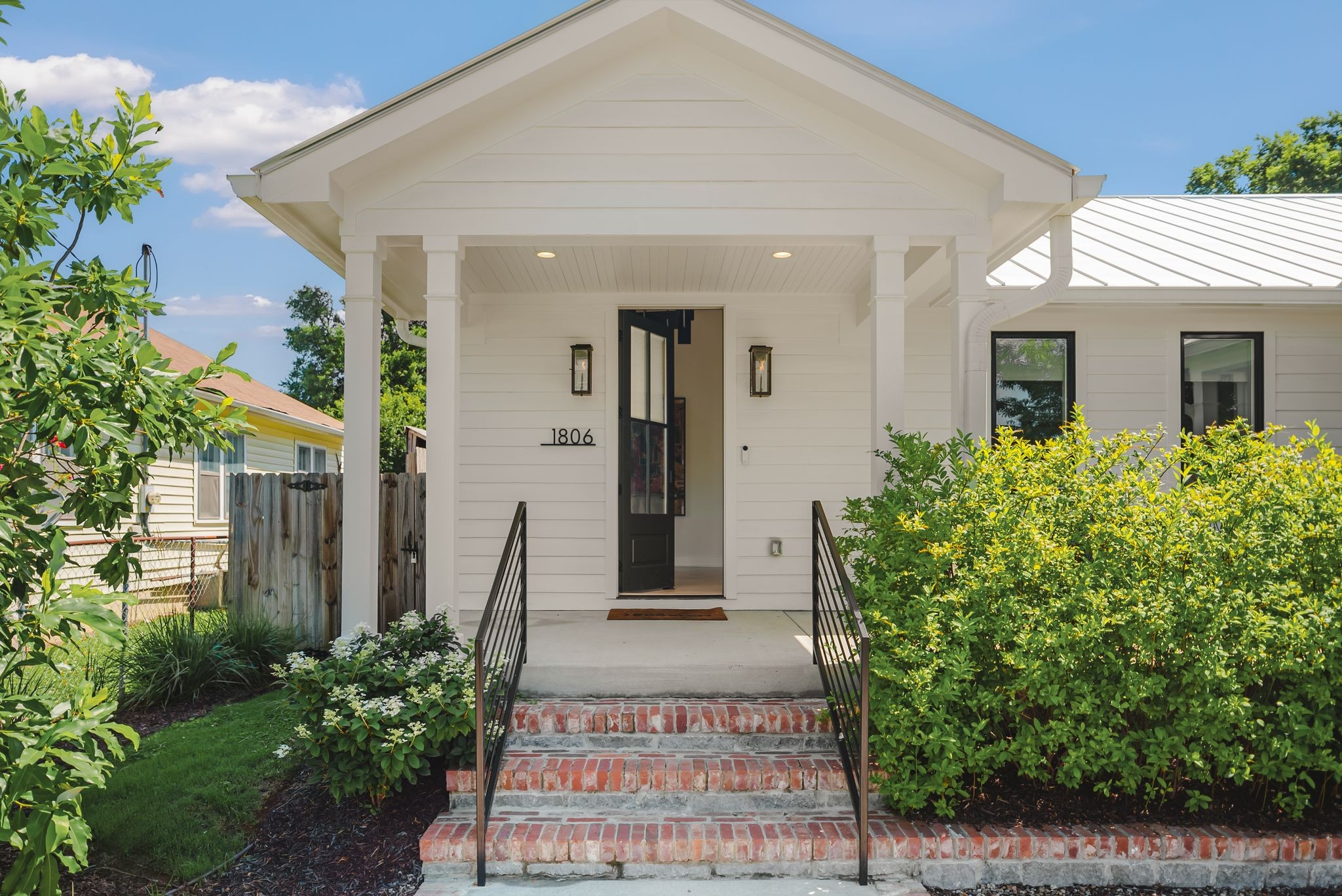 1806 5th Avenue N