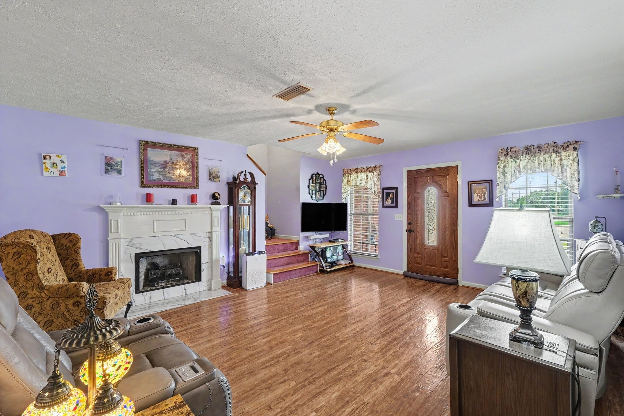 712 Williamsburg Dr