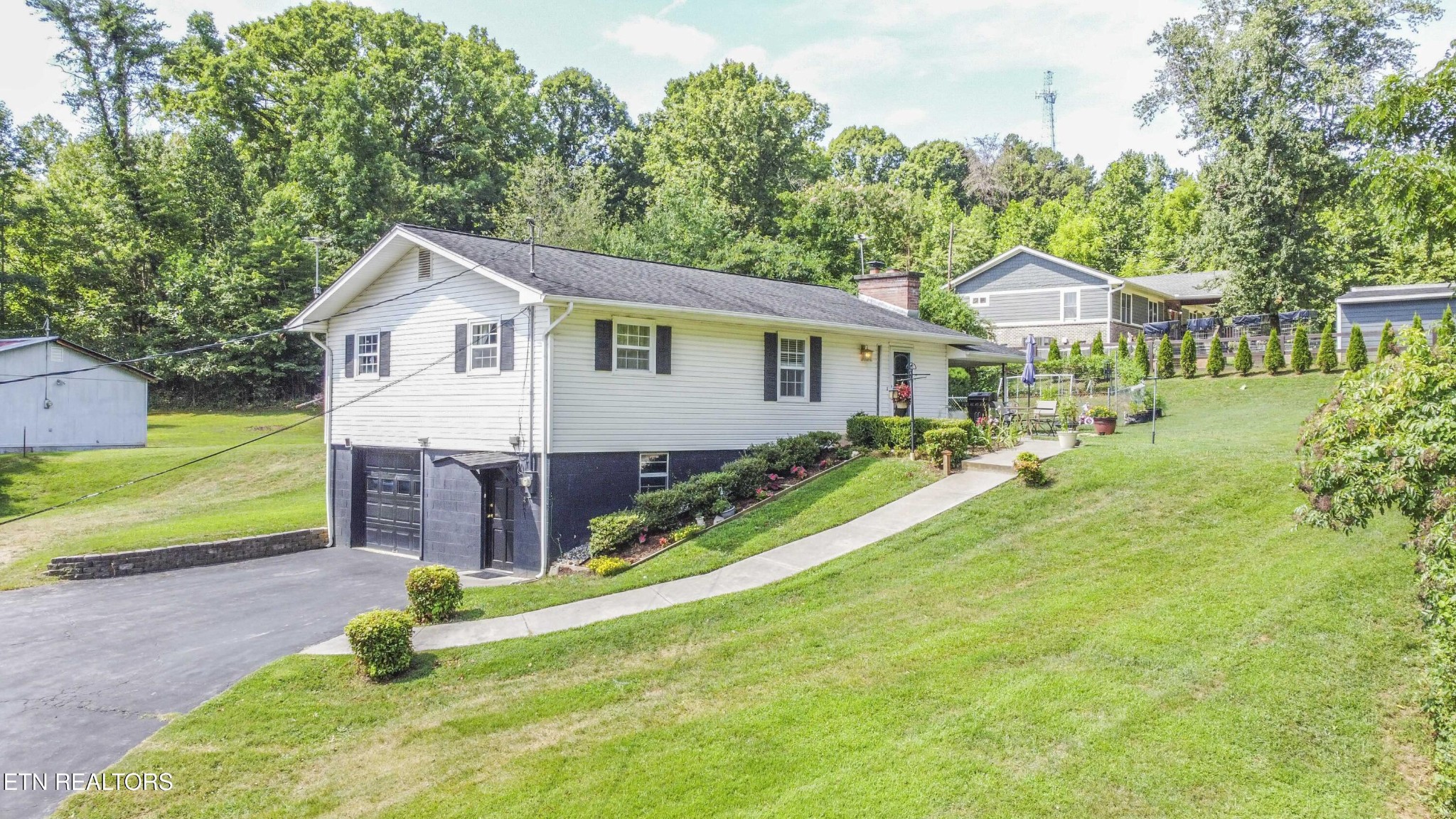 385 Stevens Lane