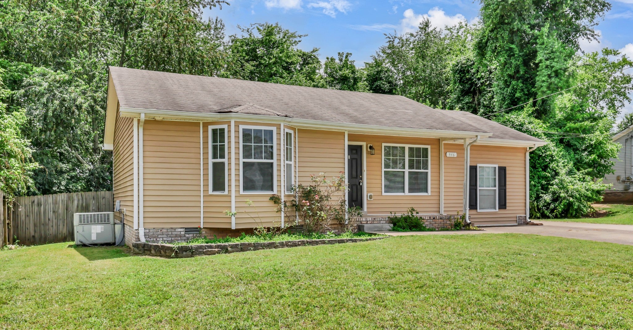 946 Van Buren Ave