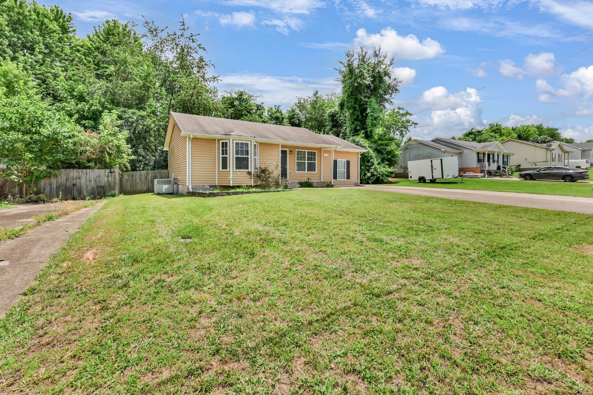 946 Van Buren Ave