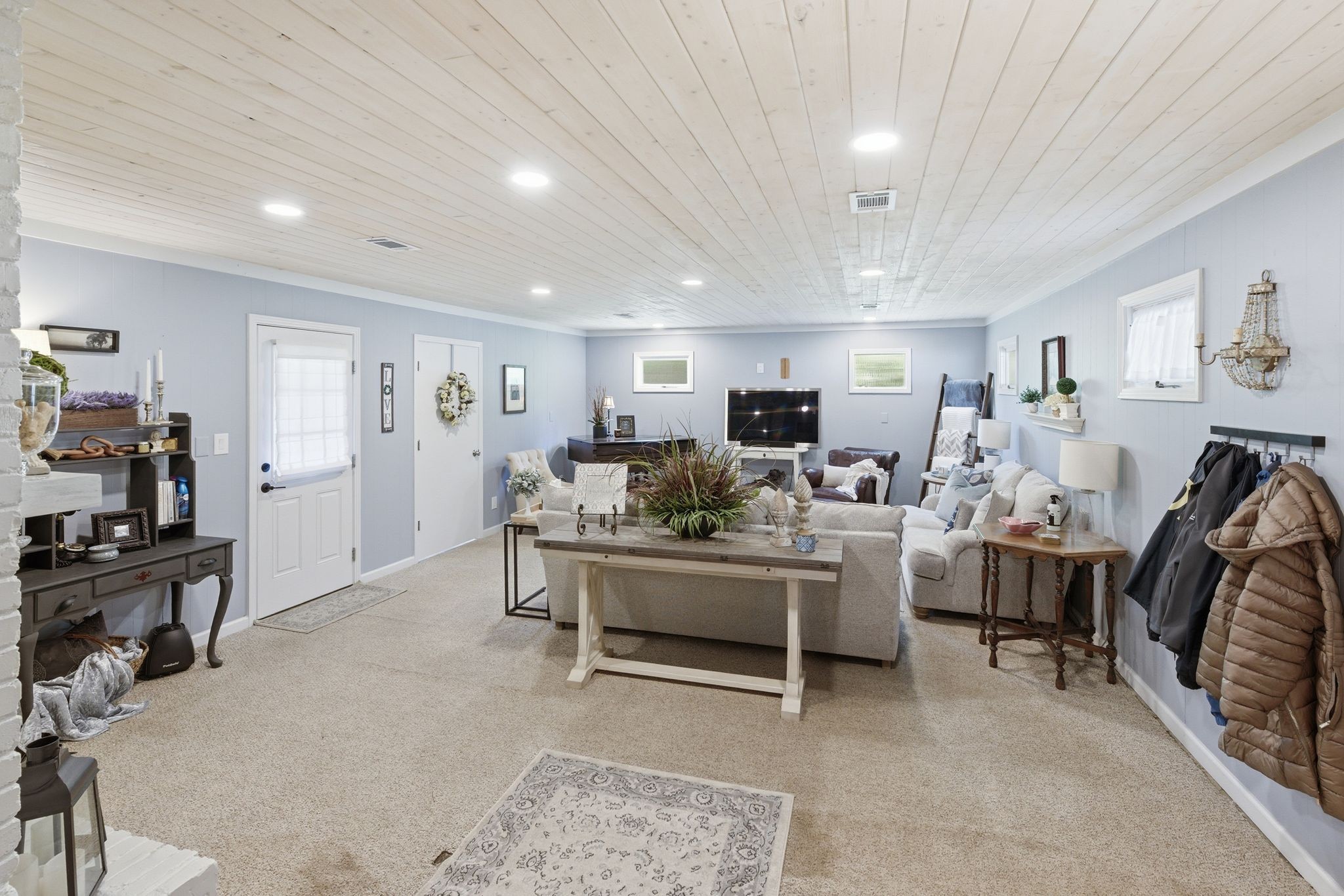 113 Leota Dr
