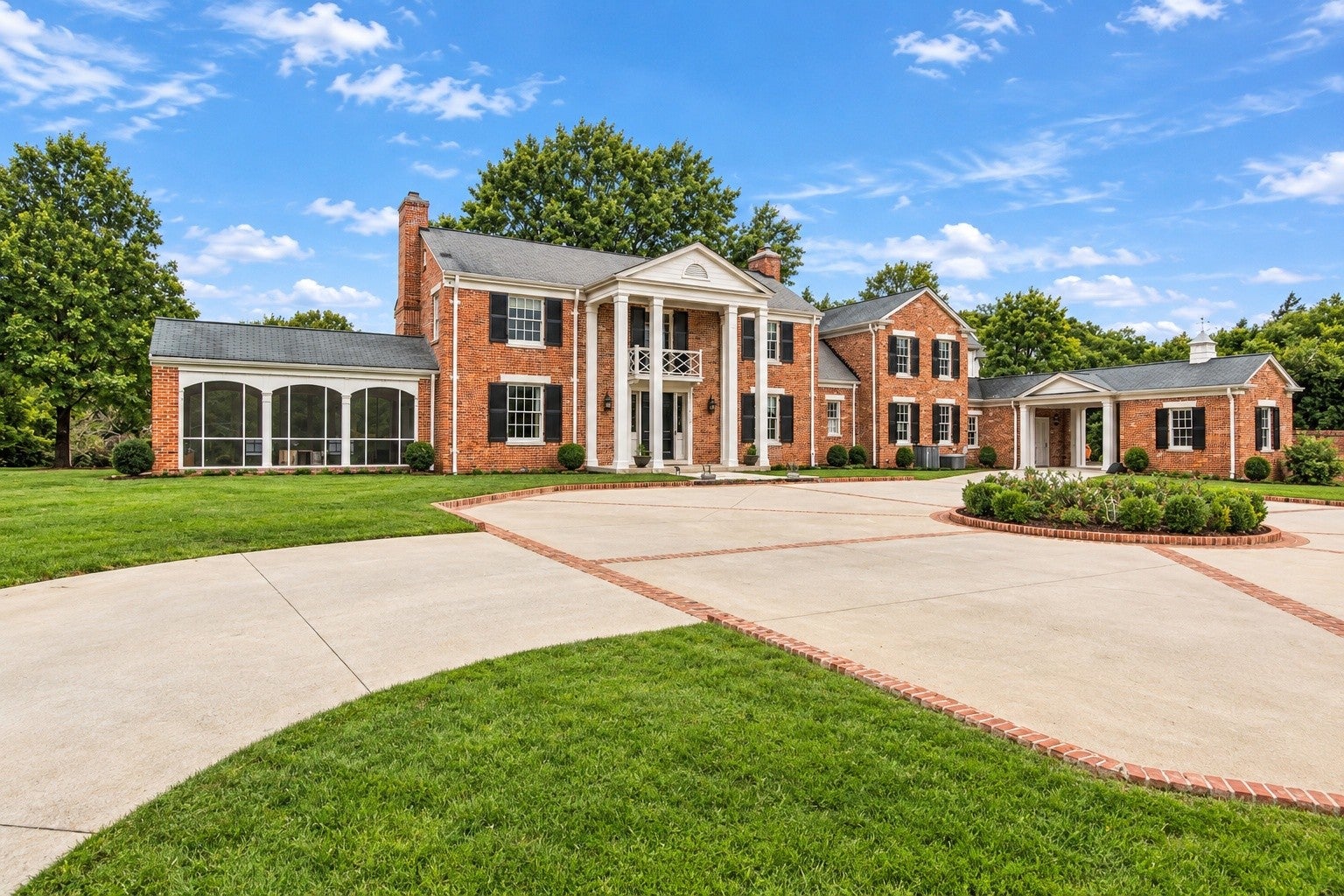6129 Hillsboro Pike