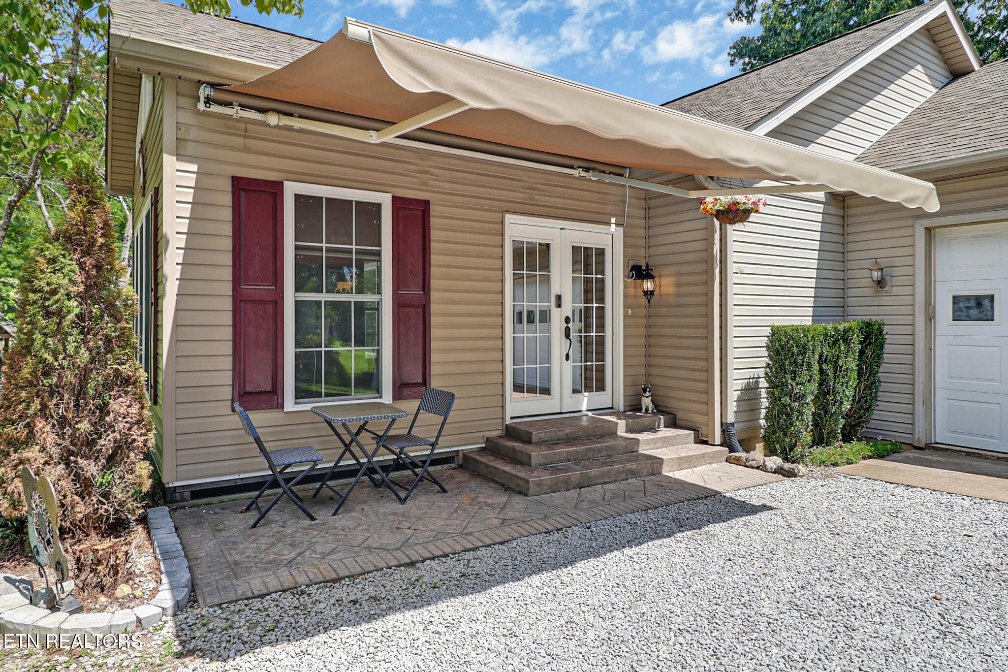 504 Ridge Top Drive