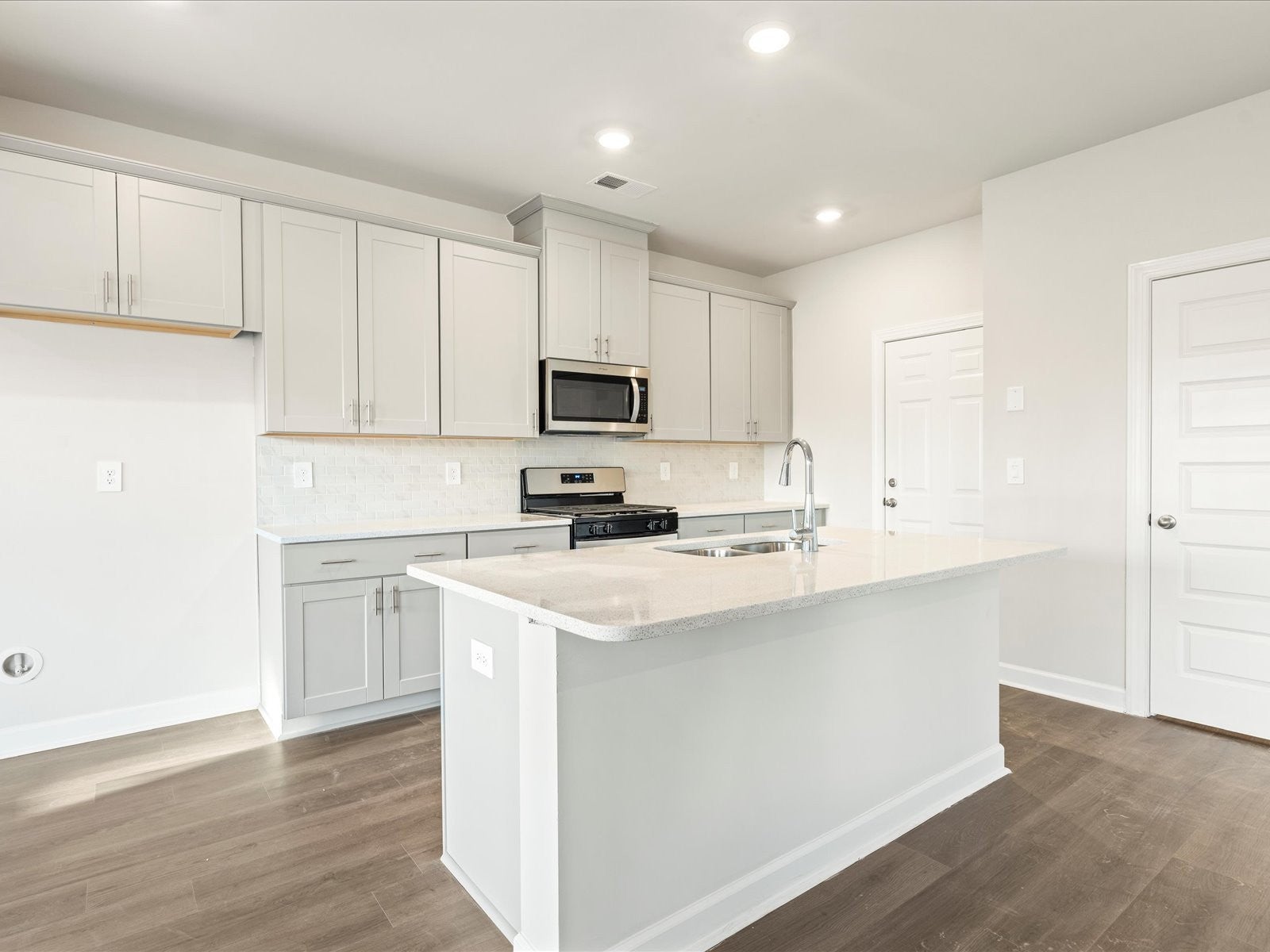2125 Craven Pl